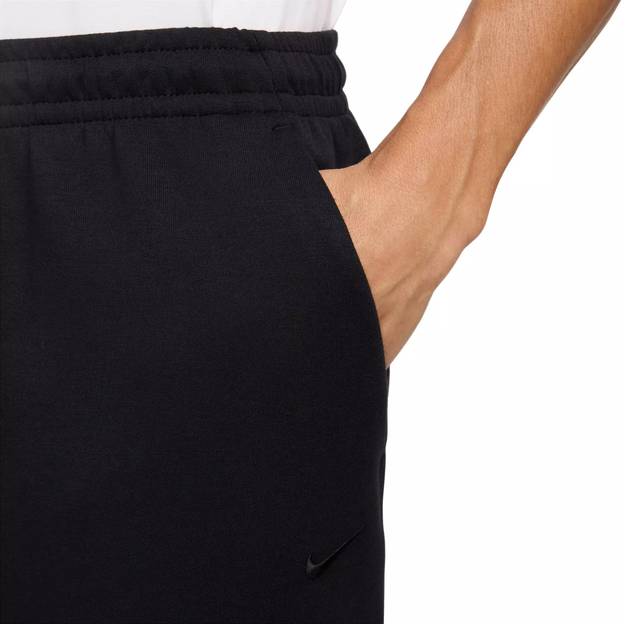 Nike Men's Primary Dri-FIT UV Tapered Versatile Pants - BLACK