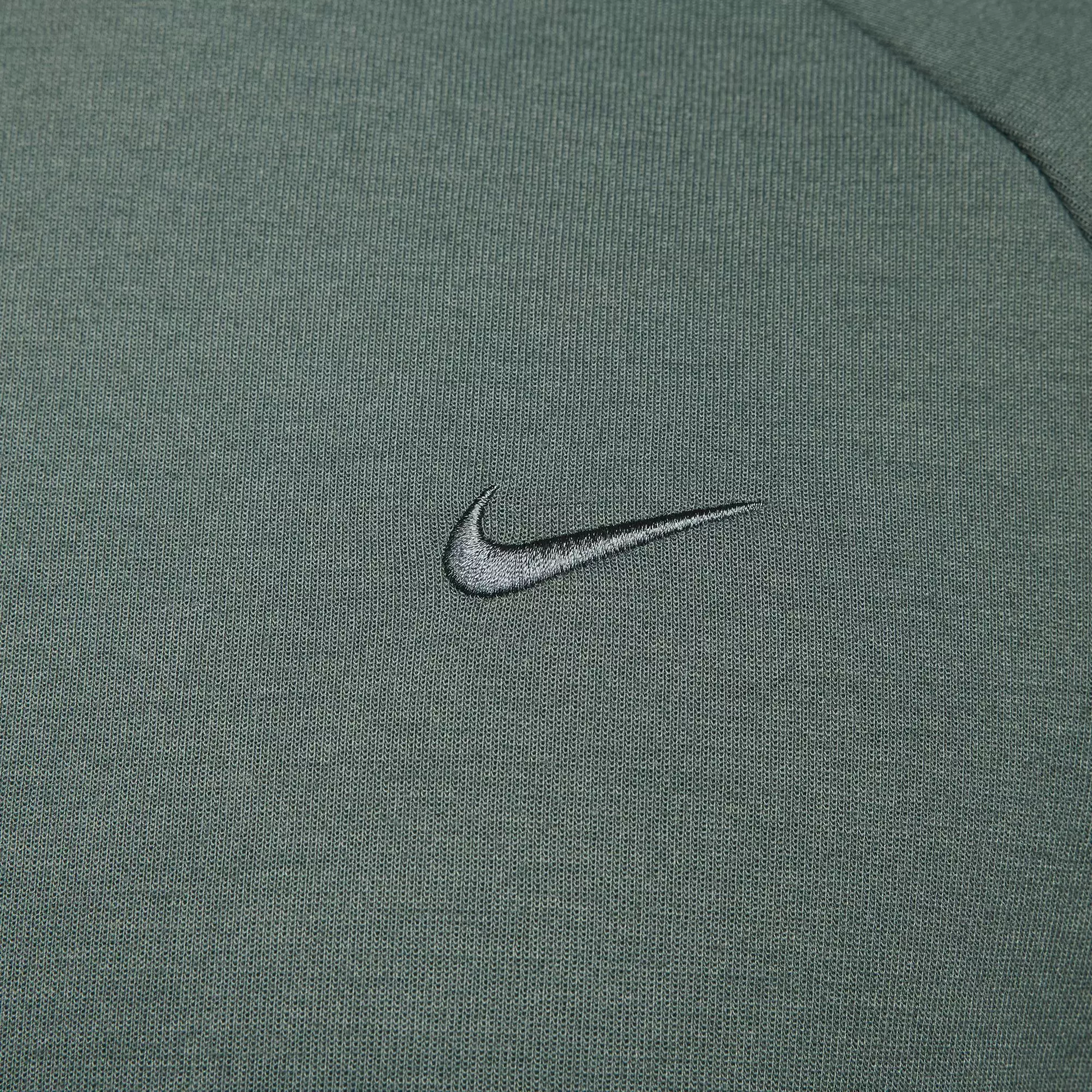 Nike Men's Primary Dri-FIT UV Versatile Crew - GREEN