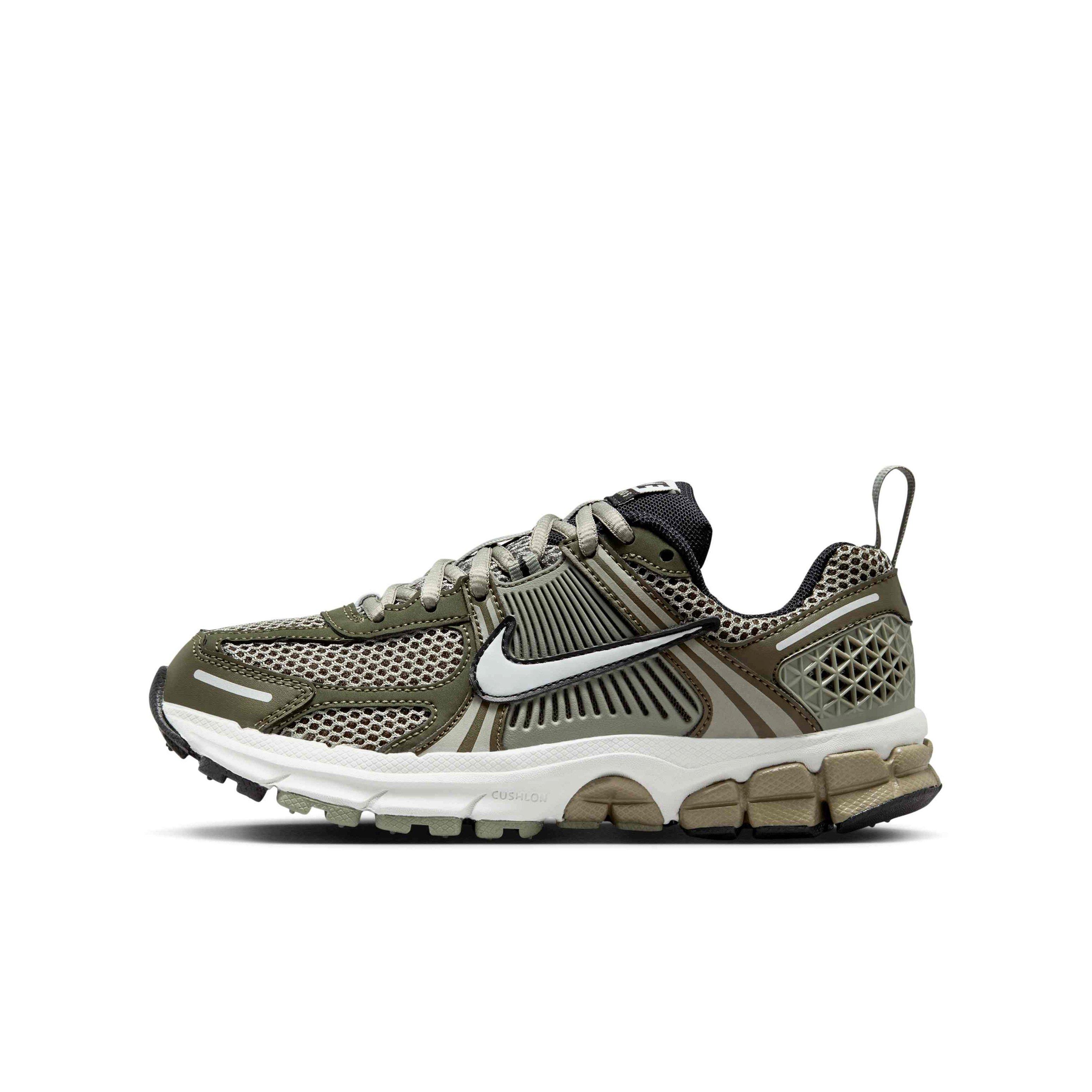 Nike Vomero 5 "Cargo Khaki/Photon Dust/Black/Light Army" Grade School Boys' Shoe - KHAKI/DUST/BLACK/LT ARMY Thumbnail View 2