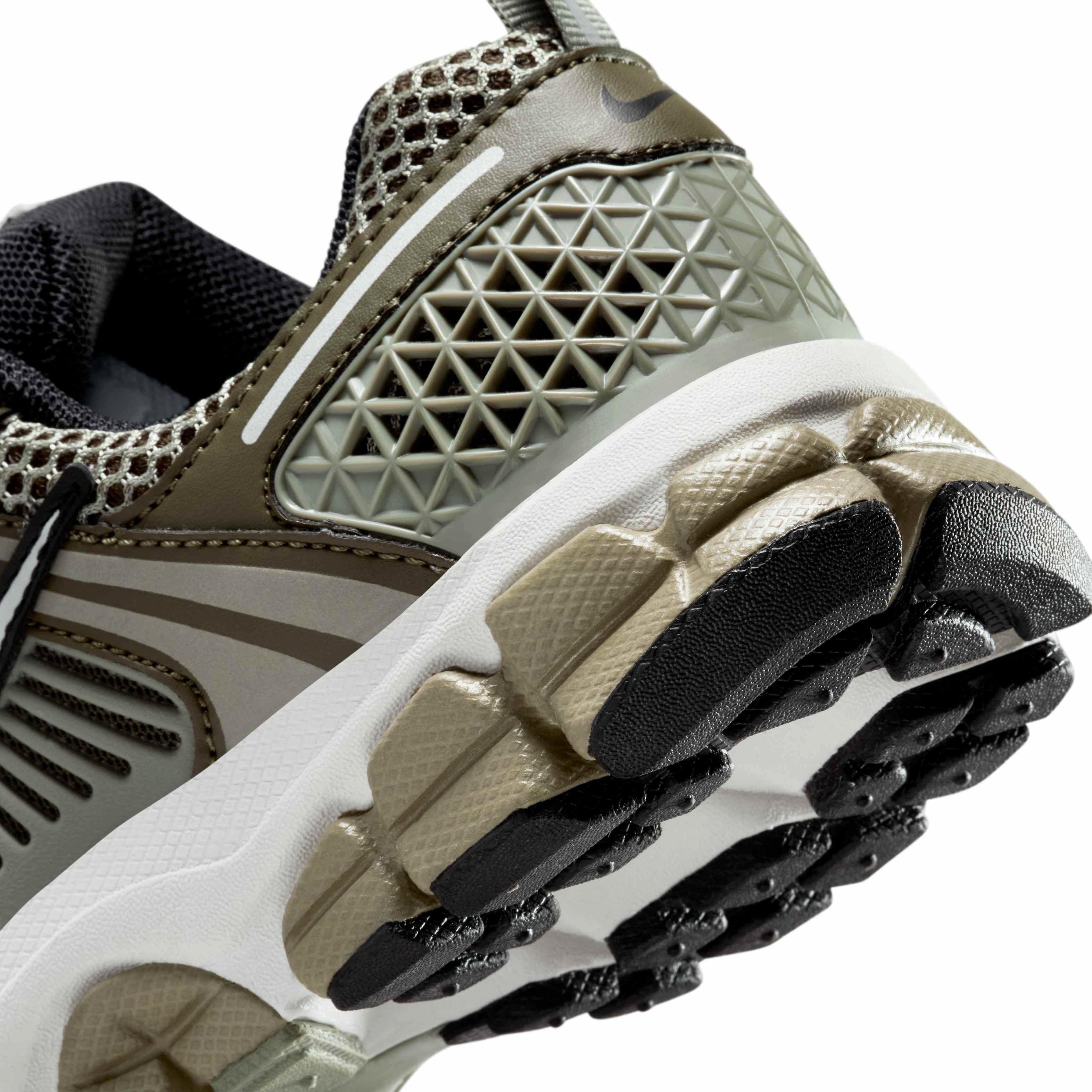 Nike Vomero 5 "Cargo Khaki/Photon Dust/Black/Light Army" Grade School Boys' Shoe - KHAKI/DUST/BLACK/LT ARMY Thumbnail View 8