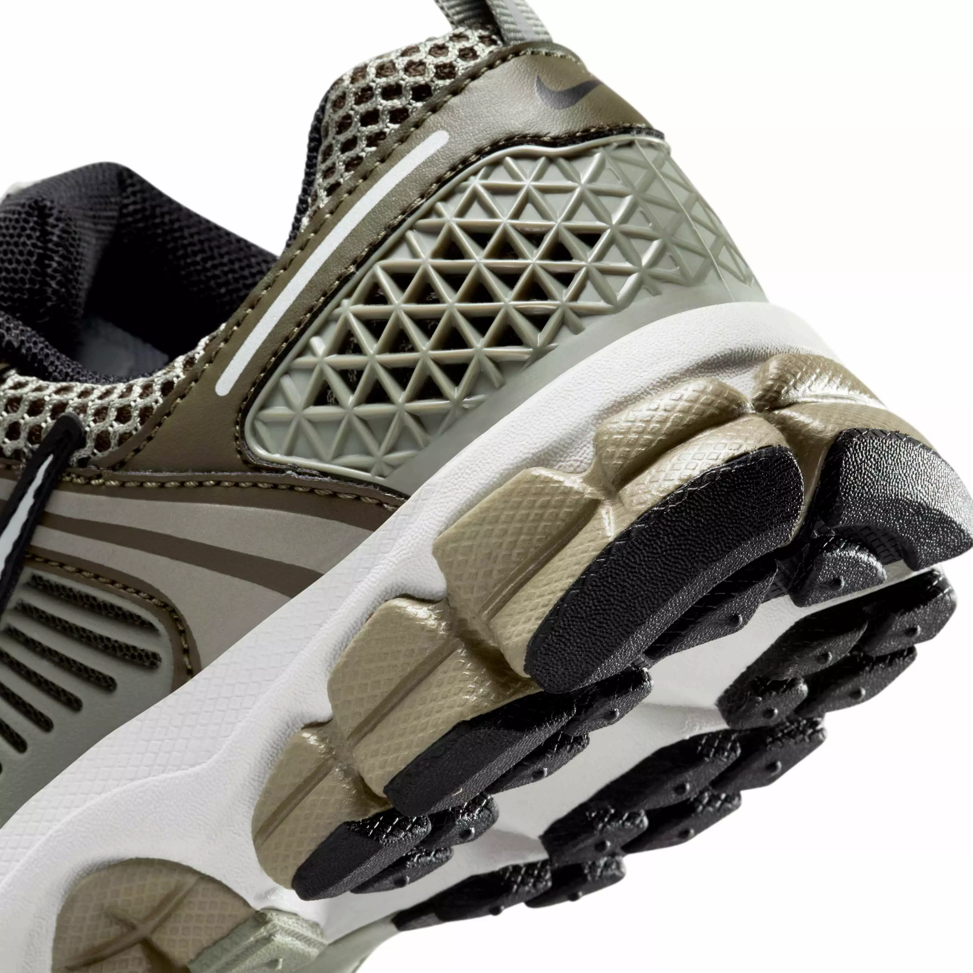 Nike Vomero 5 "Cargo Khaki/Photon Dust/Black/Light Army" Grade School Boys' Shoe - KHAKI/DUST/BLACK/LT ARMY