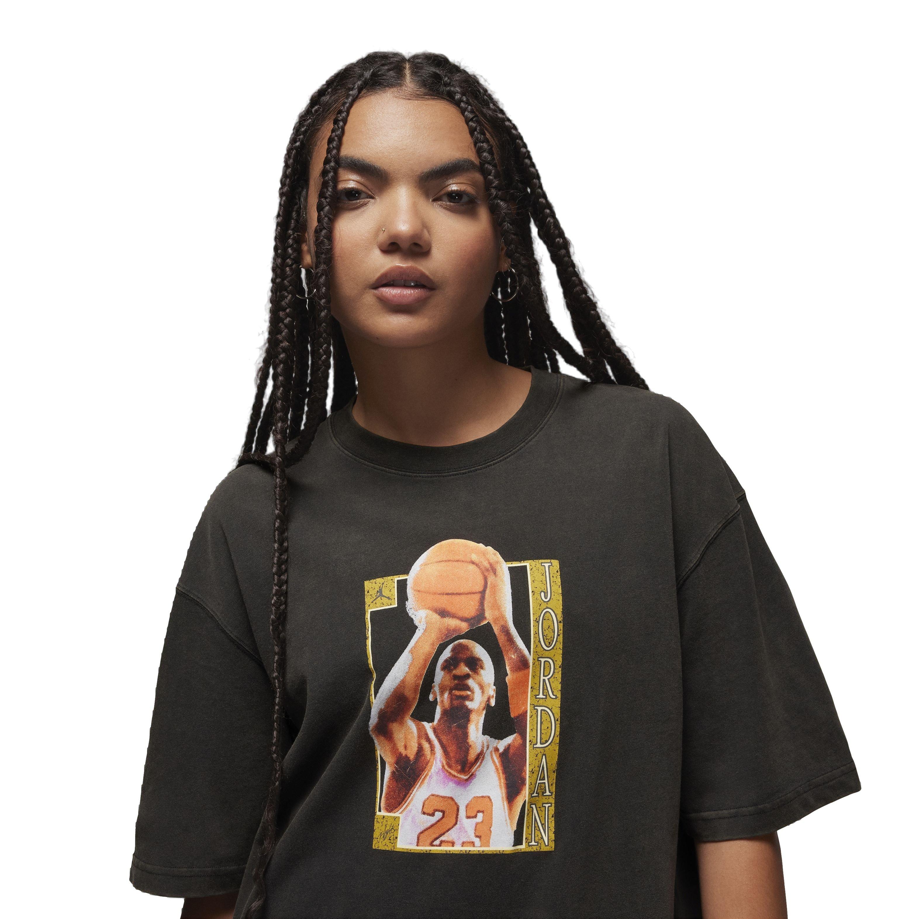Jordan Women's Oversized Graphic T-Shirt -Black - BLACK Thumbnail View 3