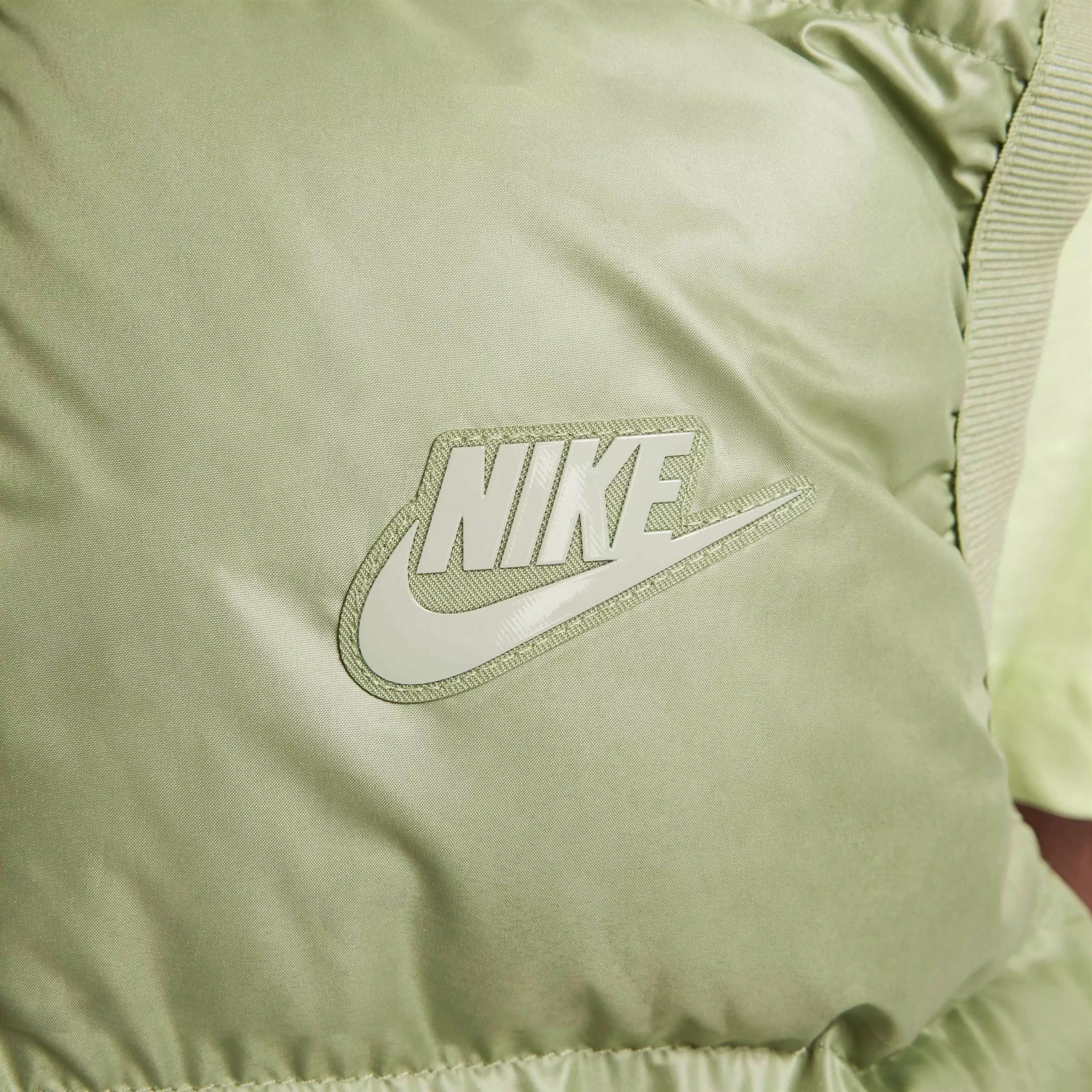 Nike Big Kids' Sportswear Therma-Fit Repel Heavyweight Synthetic Fill Hooded Vest - GREEN