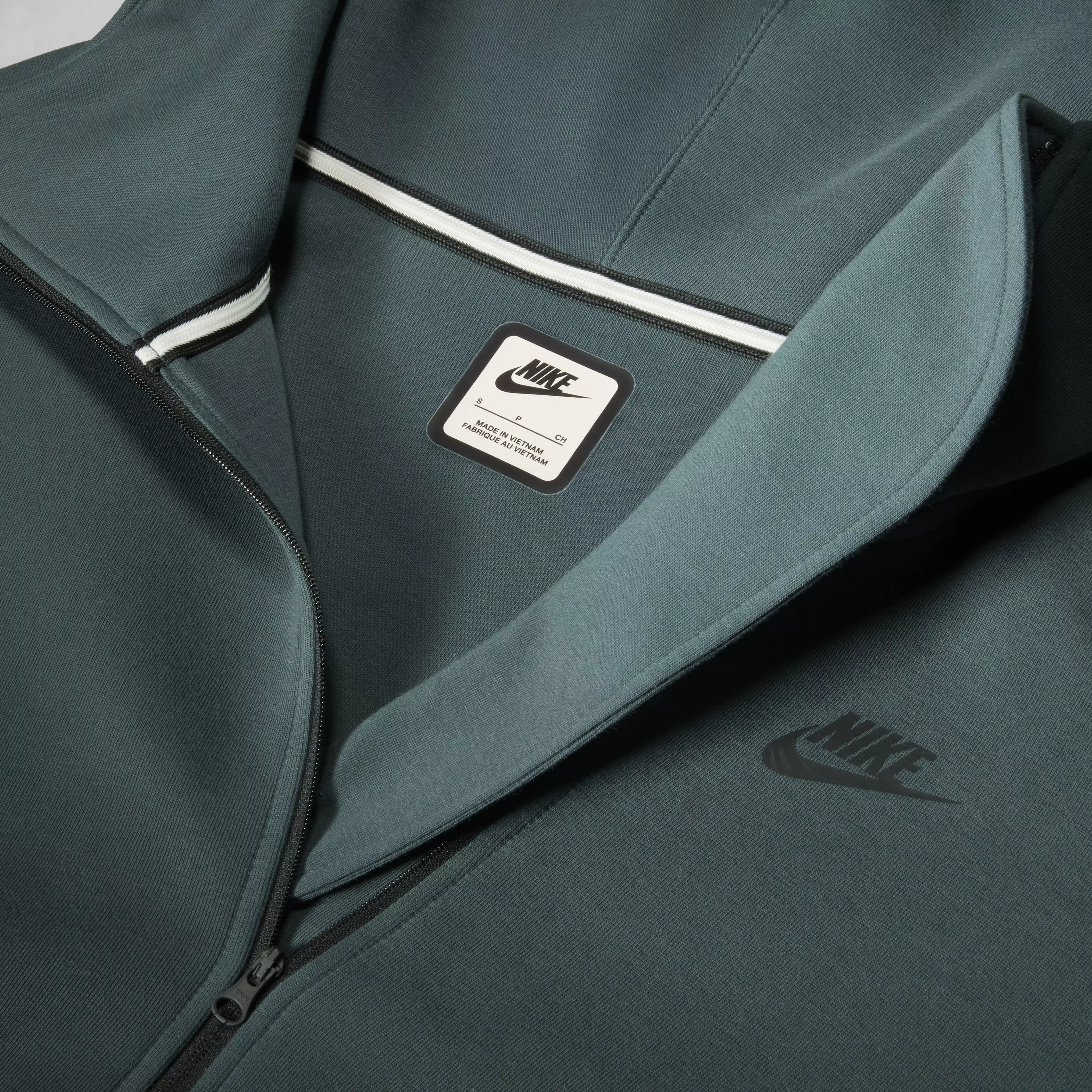 Nike Women's Sportswear Tech Fleece Oversized Full-Zip Hoodie Cape - DK GREEN