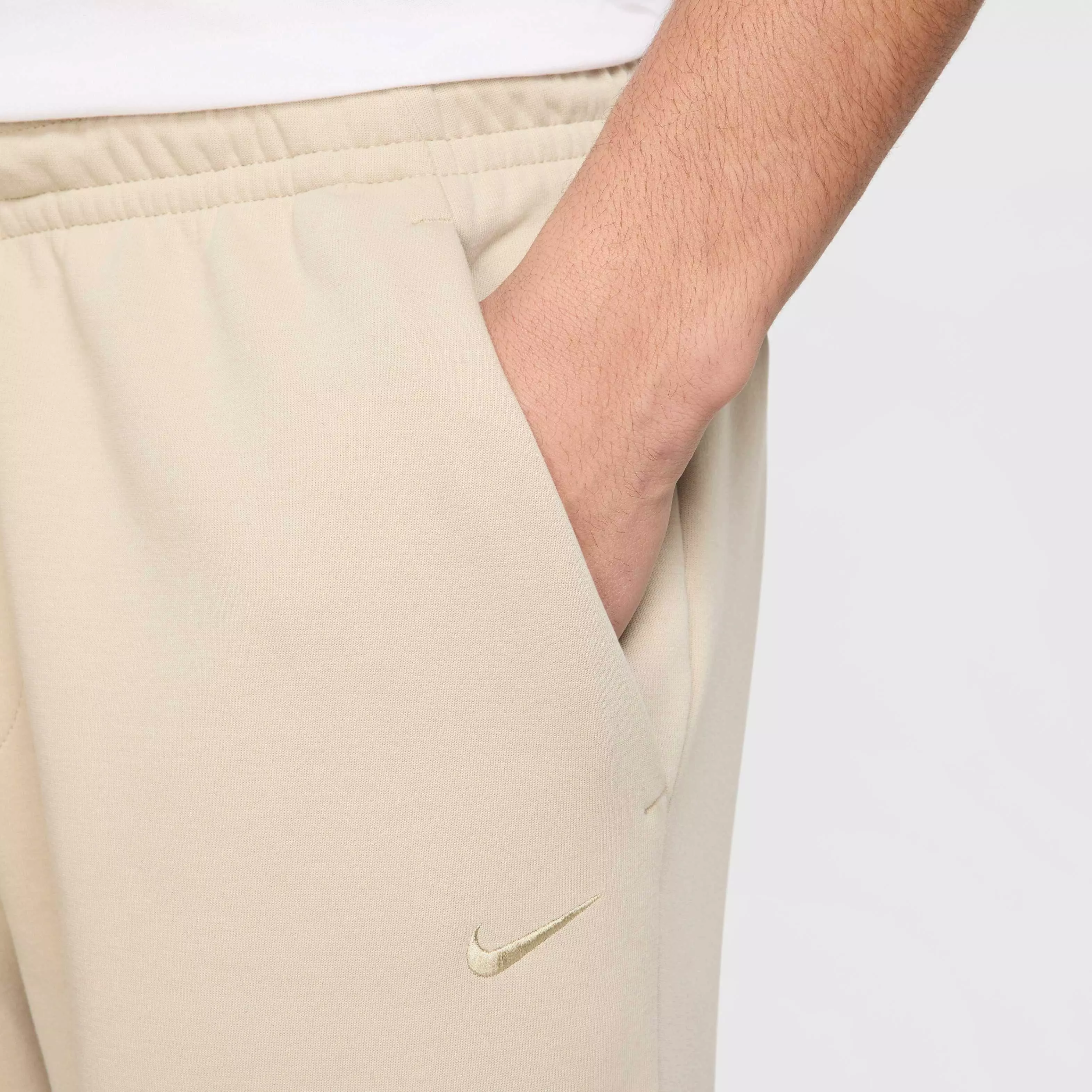 Nike Men's Primary Fleece UV Tapered Dri-FIT Performance Pants - KHAKI