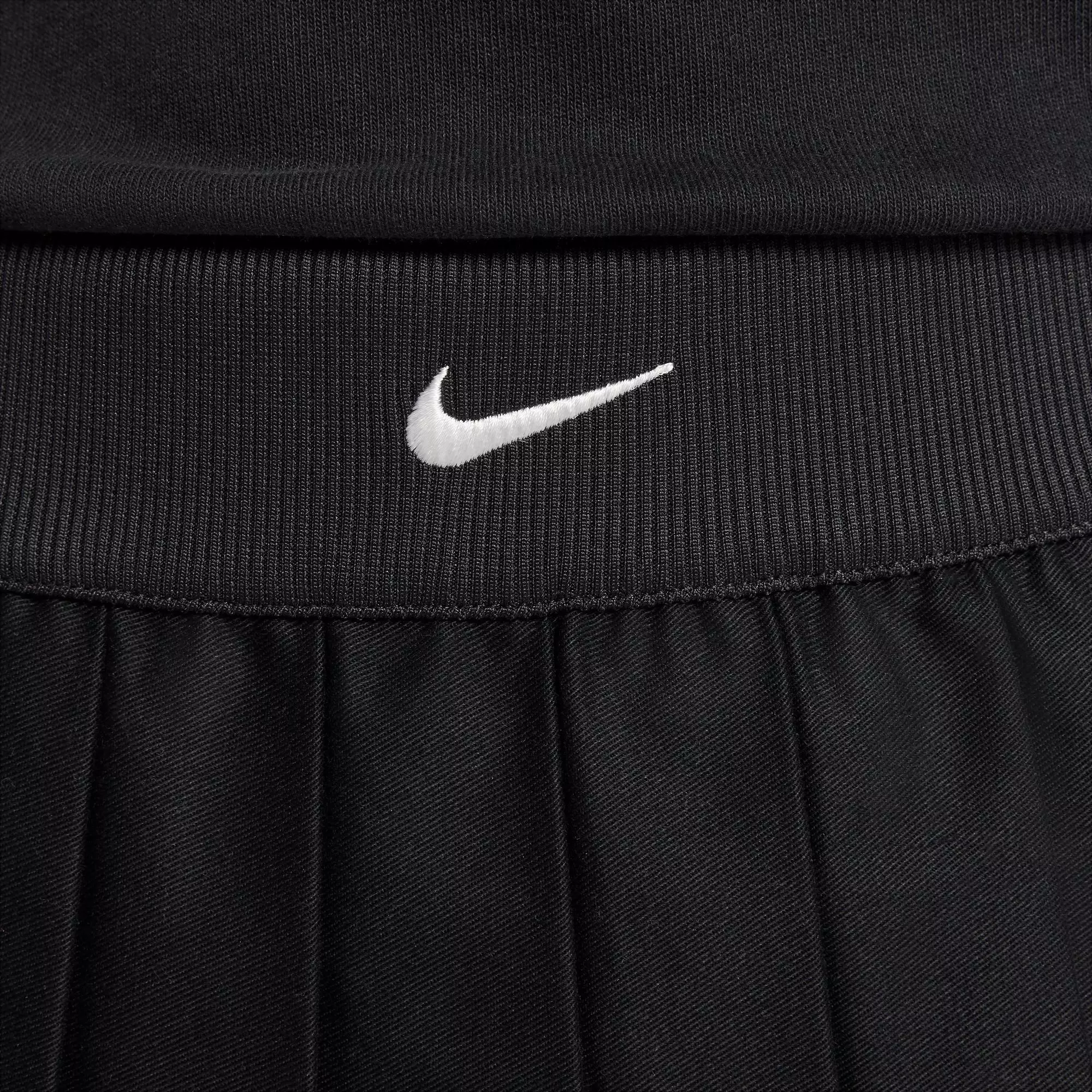 Nike Big Girls' Sportswear Graphic Star Pleated Skirt - BLACK
