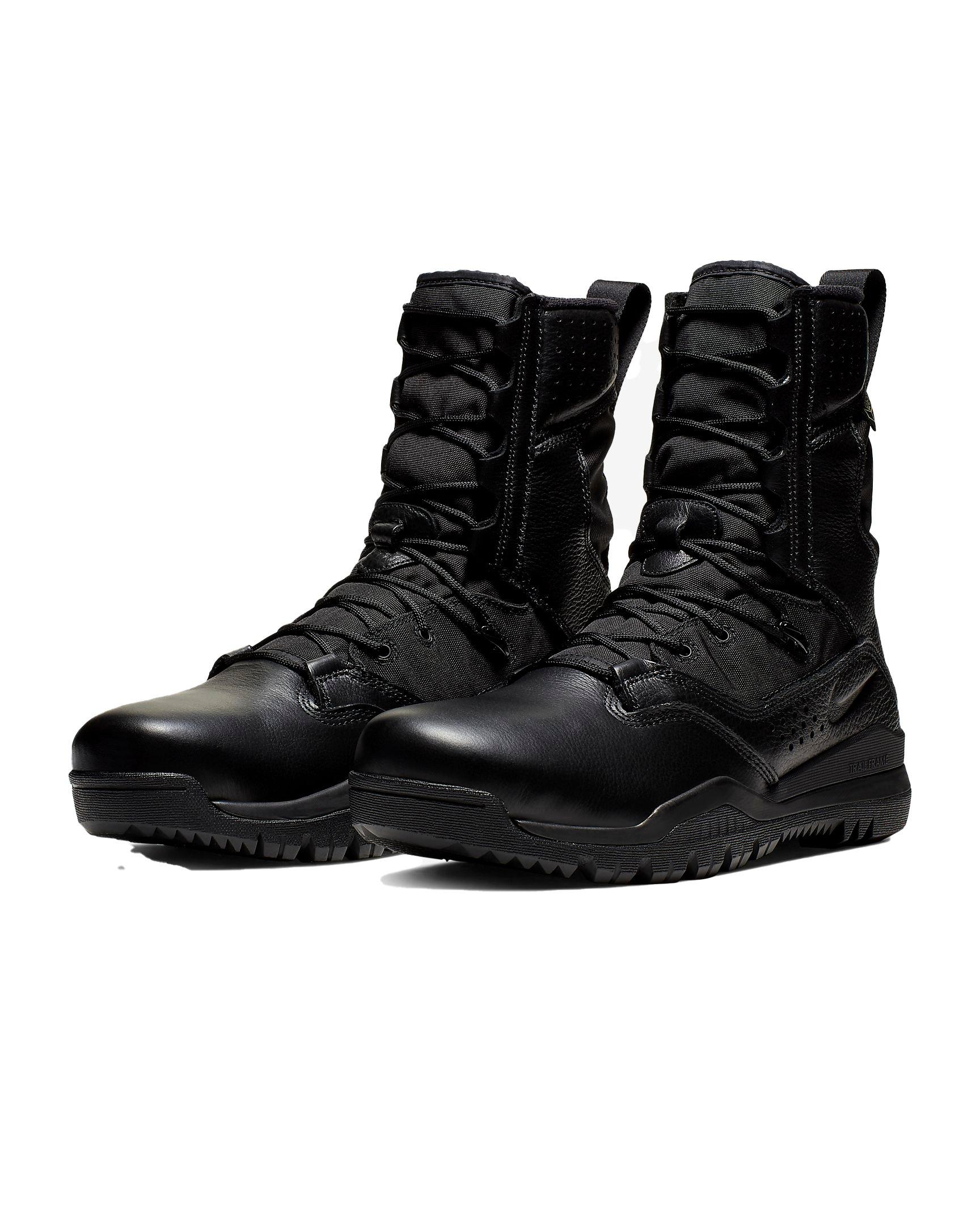 Nike tactical store boots black