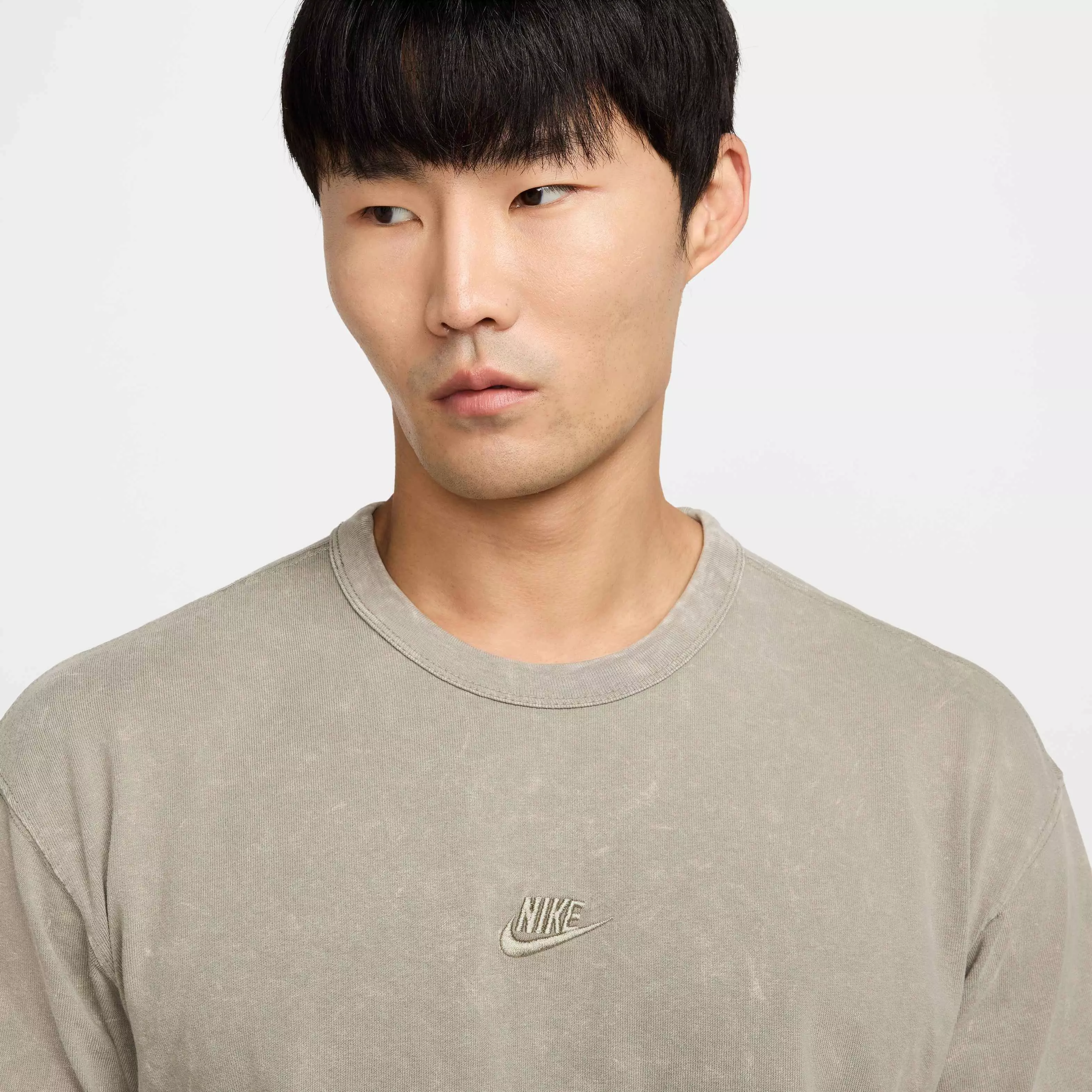 Nike Men's Sportswear Premium Essentials Max90 T-Shirt - GREEN