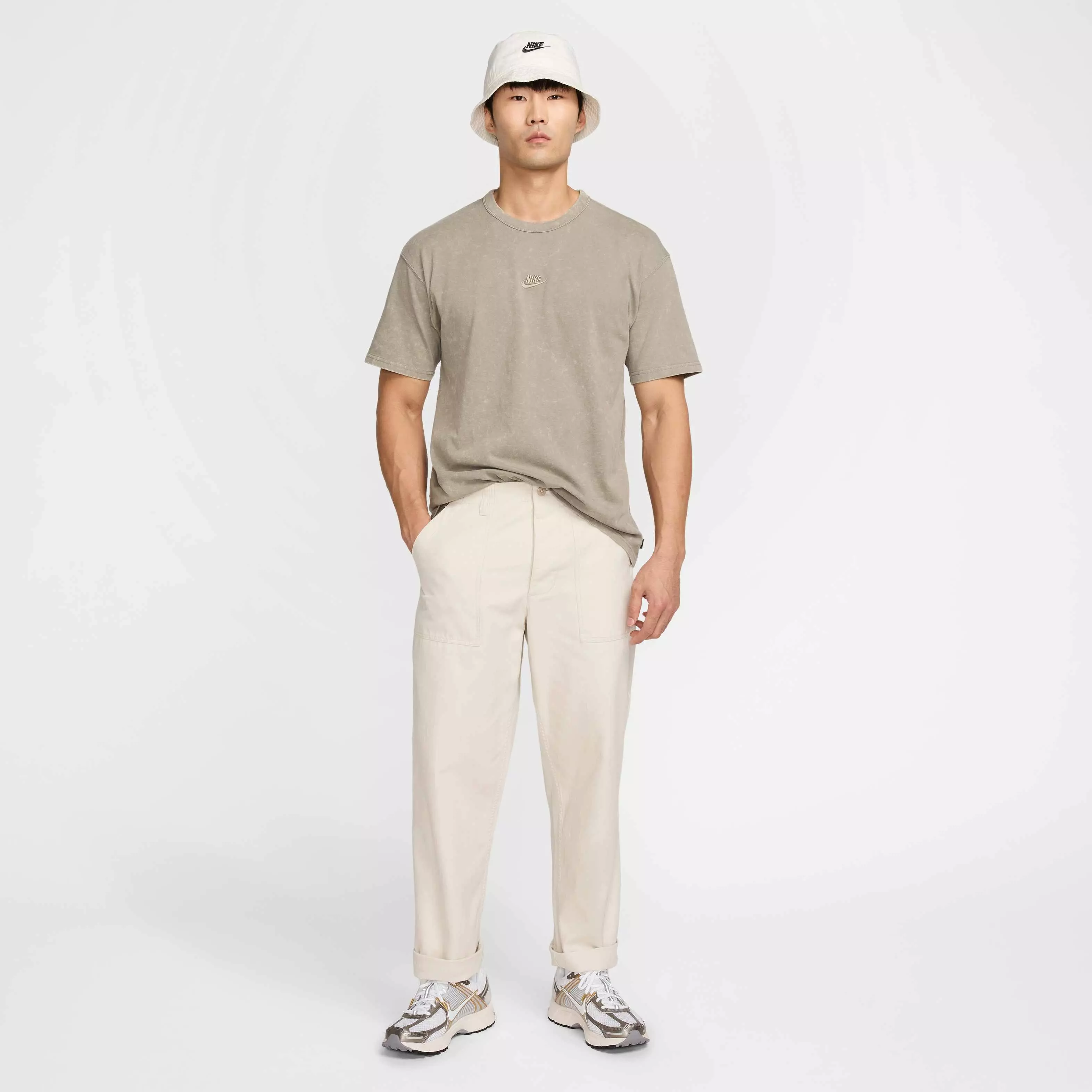 Nike Men's Sportswear Premium Essentials Max90 T-Shirt - GREEN