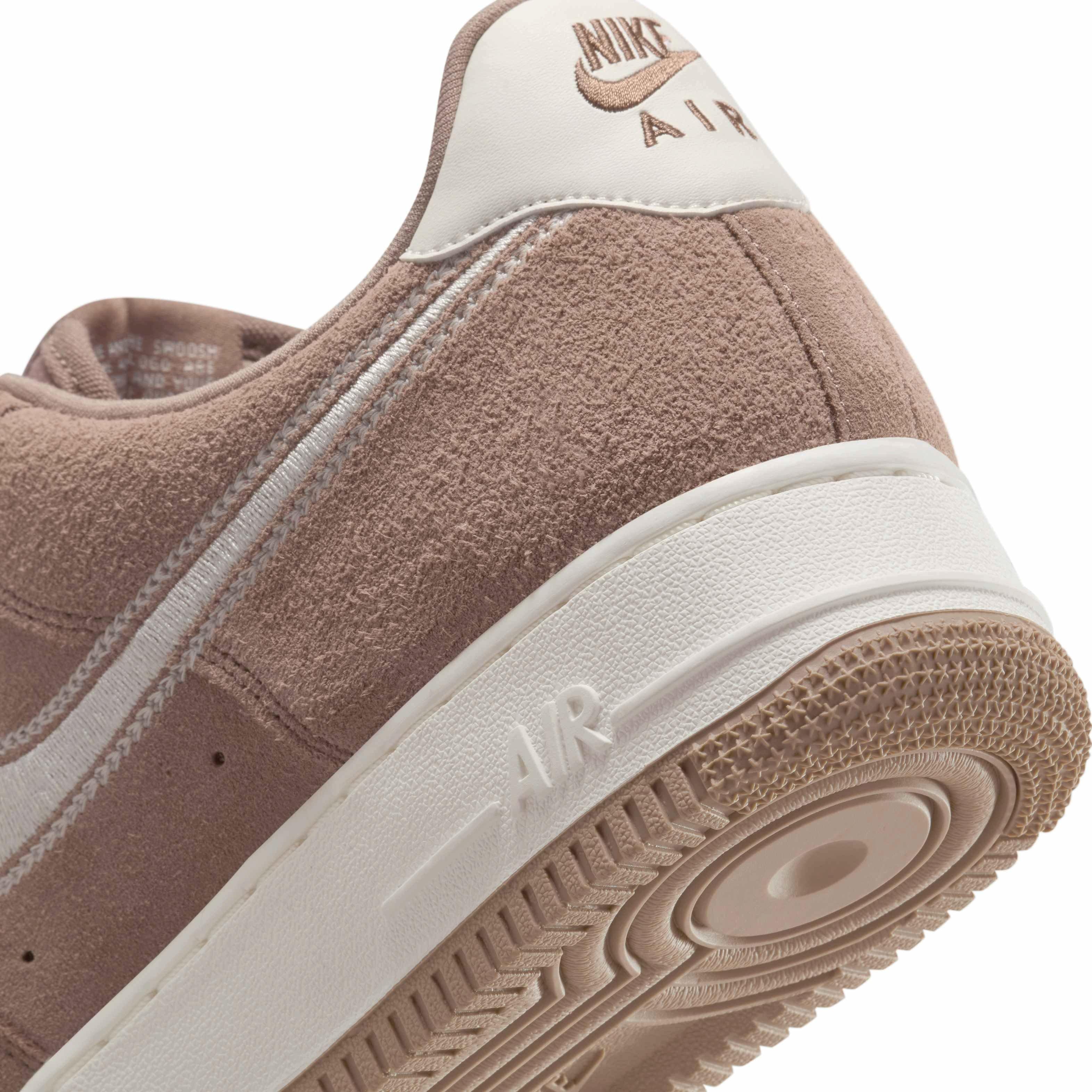 [NIKE] メンズ エア フォース 1 ‘07 LV8 Mink Brown/Sail Nike Air Force 1 '07 LV8 