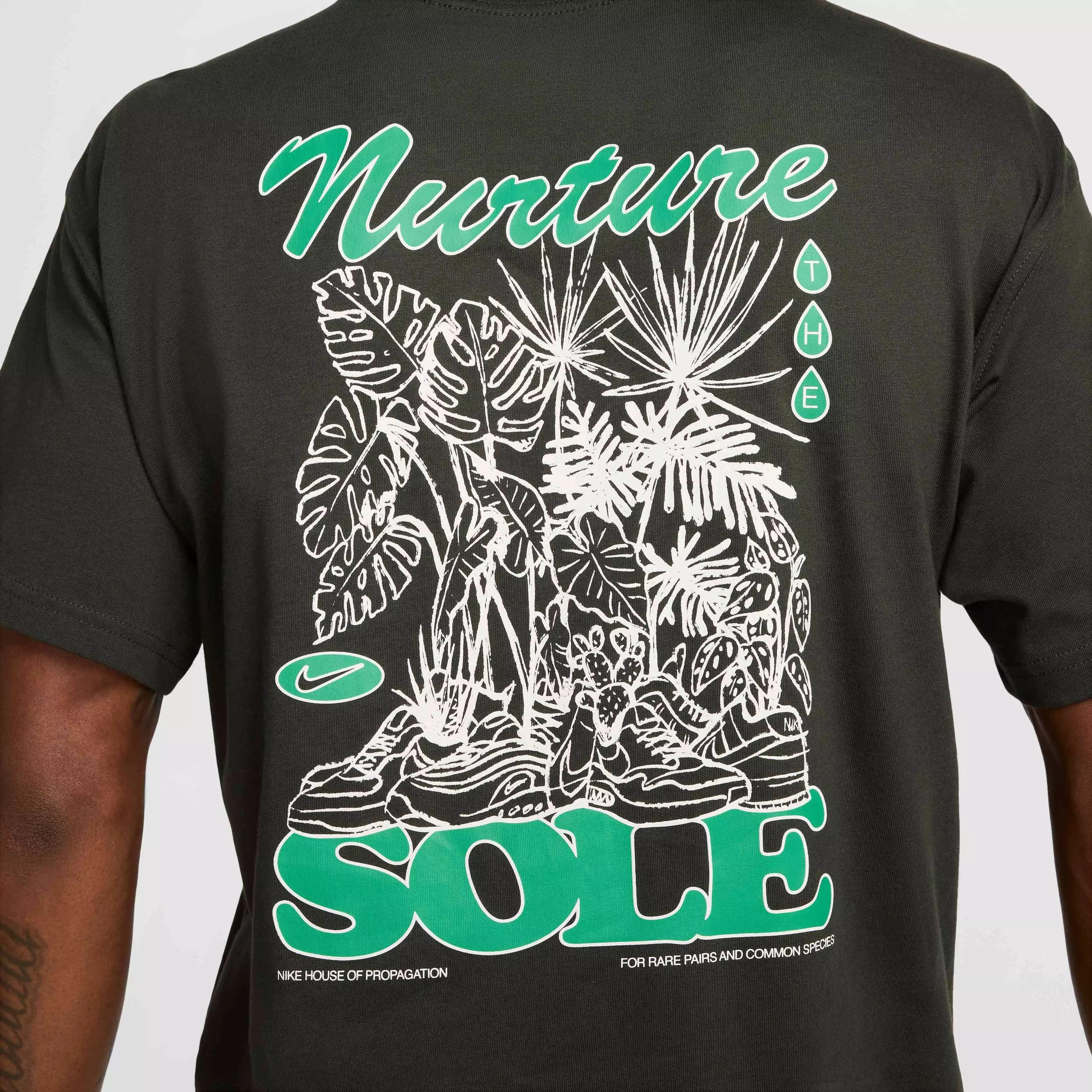 Nike Unisex Sportswear Max90 OC Blooming T-Shirt - GREEN