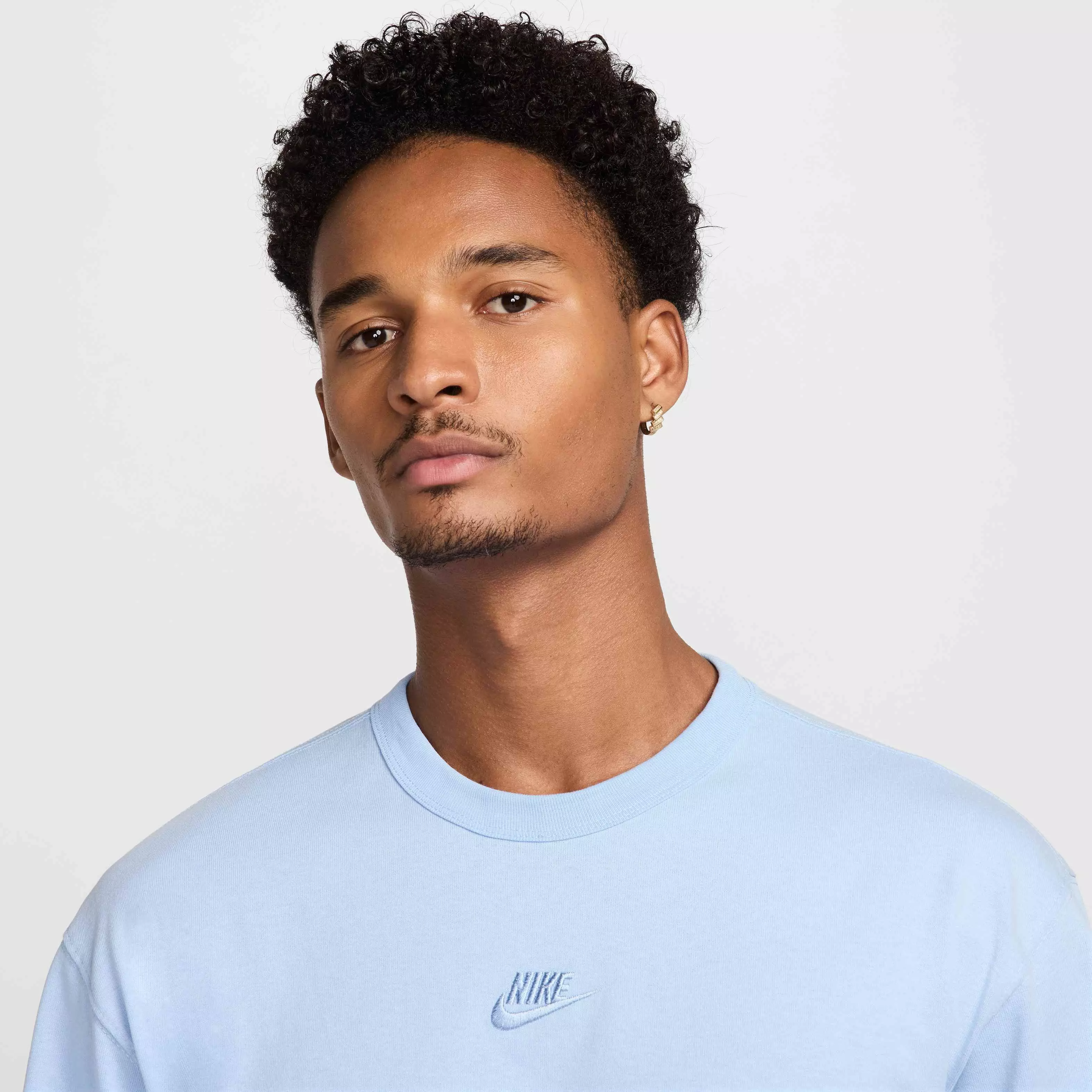 Nike Men's Sportswear Premium Essentials Long-Sleeve Loose T-Shirt - BLUE