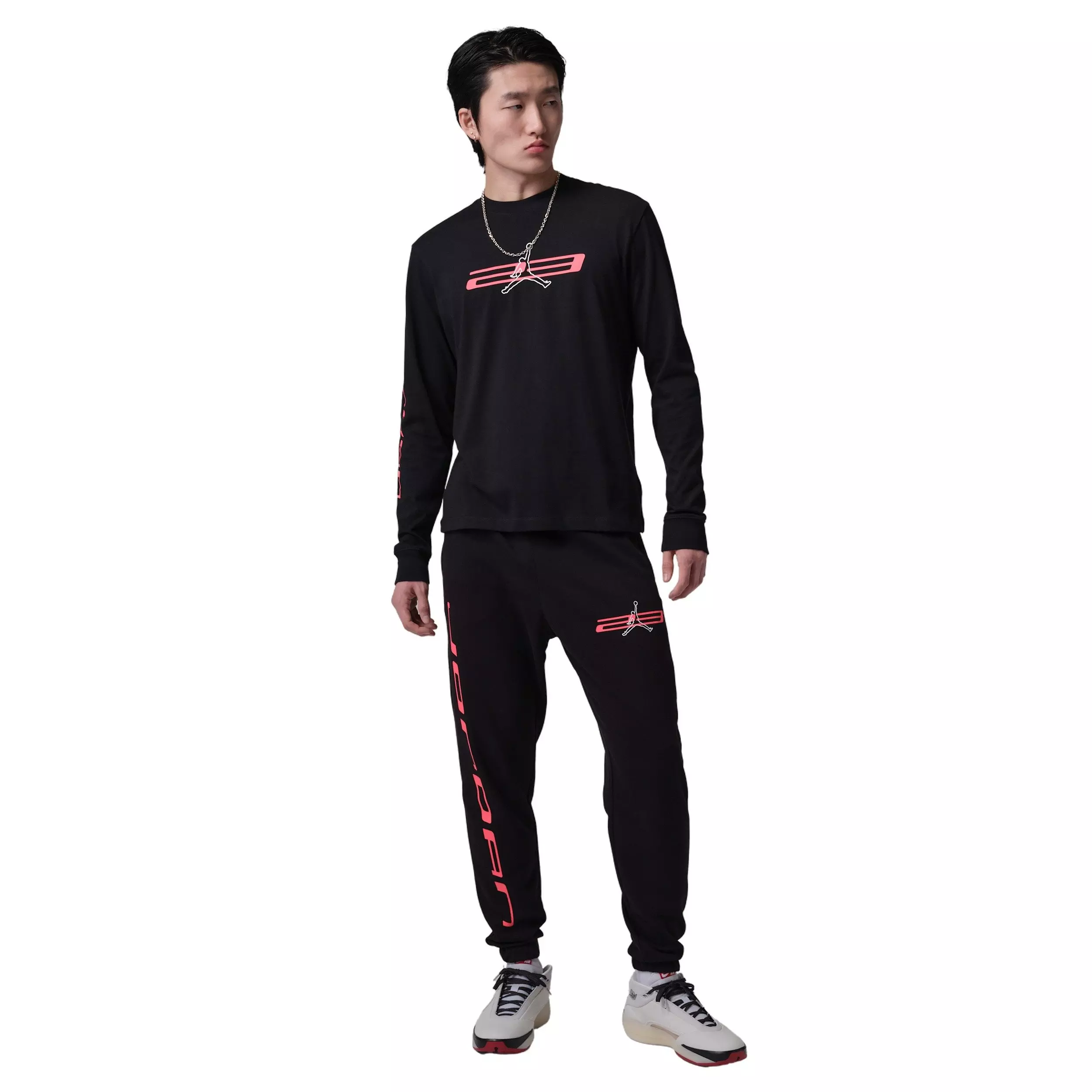 Jordan Men's Sport Dri-FIT Graphic Long Sleeve Crewneck Sweatshirt - BLACK