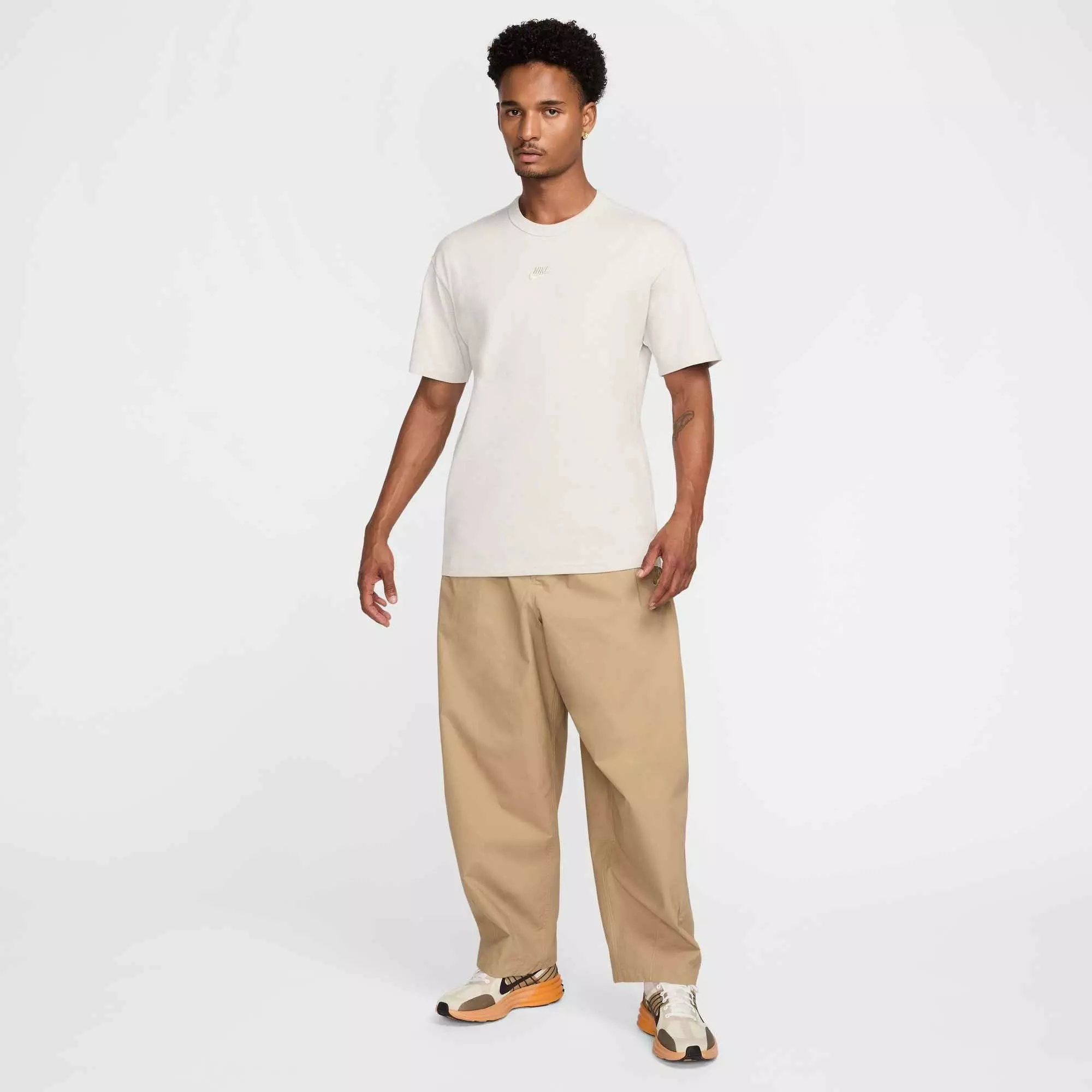 Nike Men's Sportswear Premium Essentials T-Shirt - LT BONE