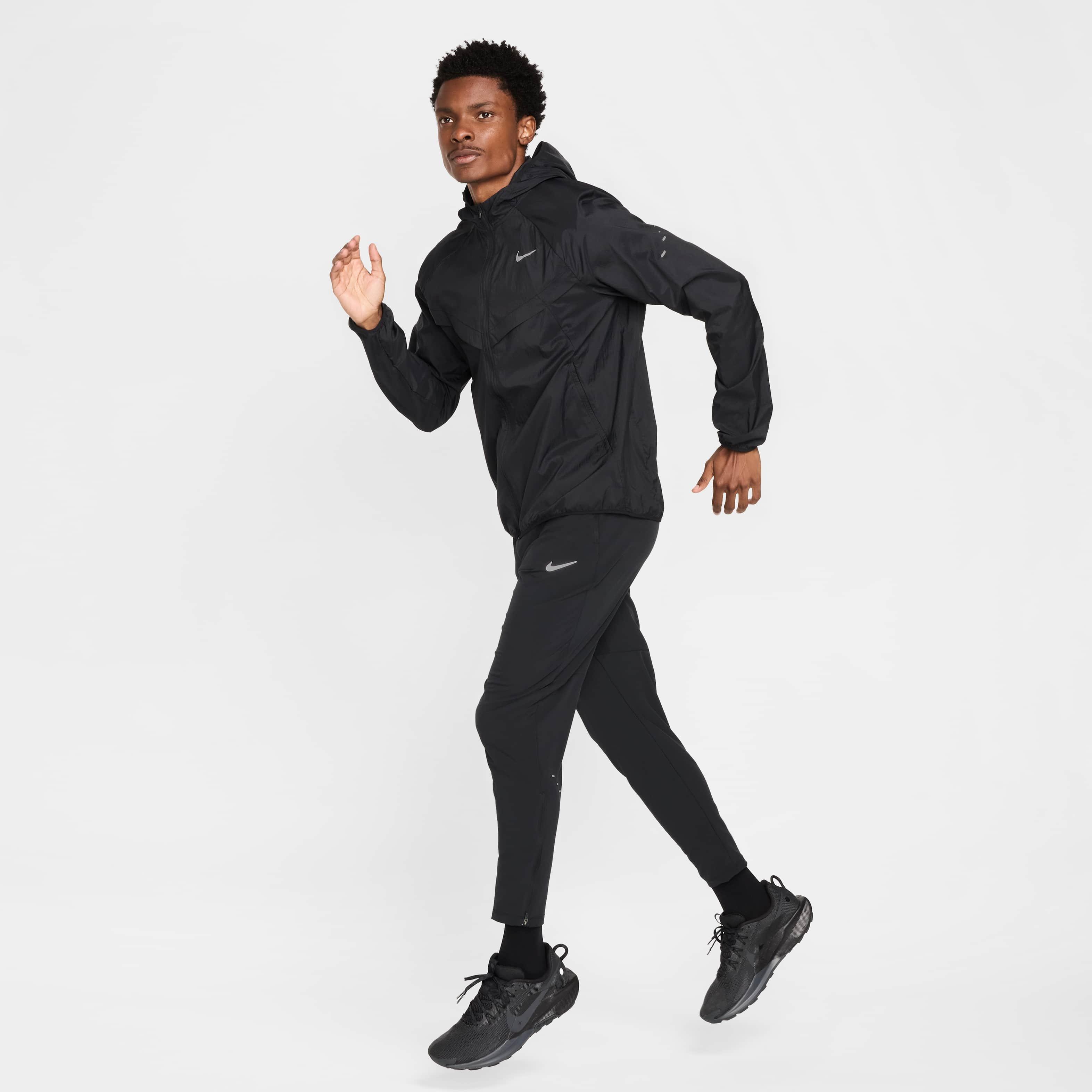 Nike Men's Stride Repel UV Running Jacket - BLACK Thumbnail View 6