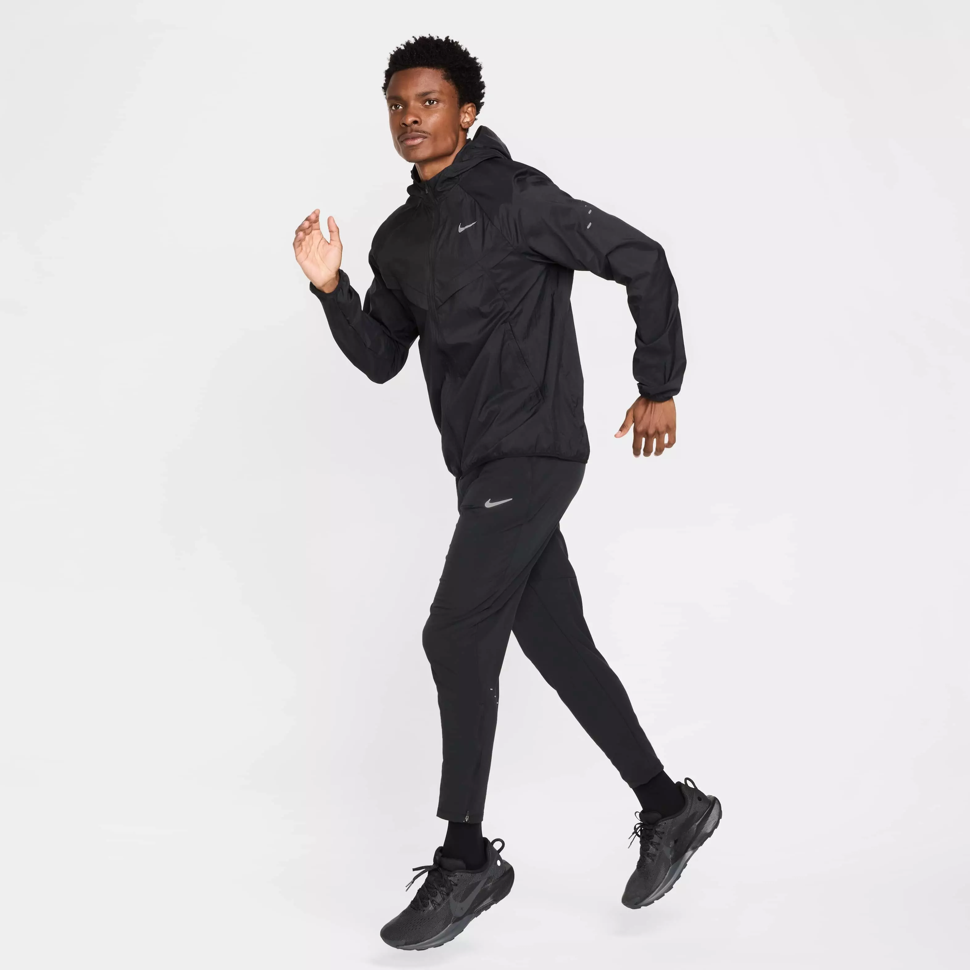 Nike Men's Stride Repel UV Running Jacket - BLACK