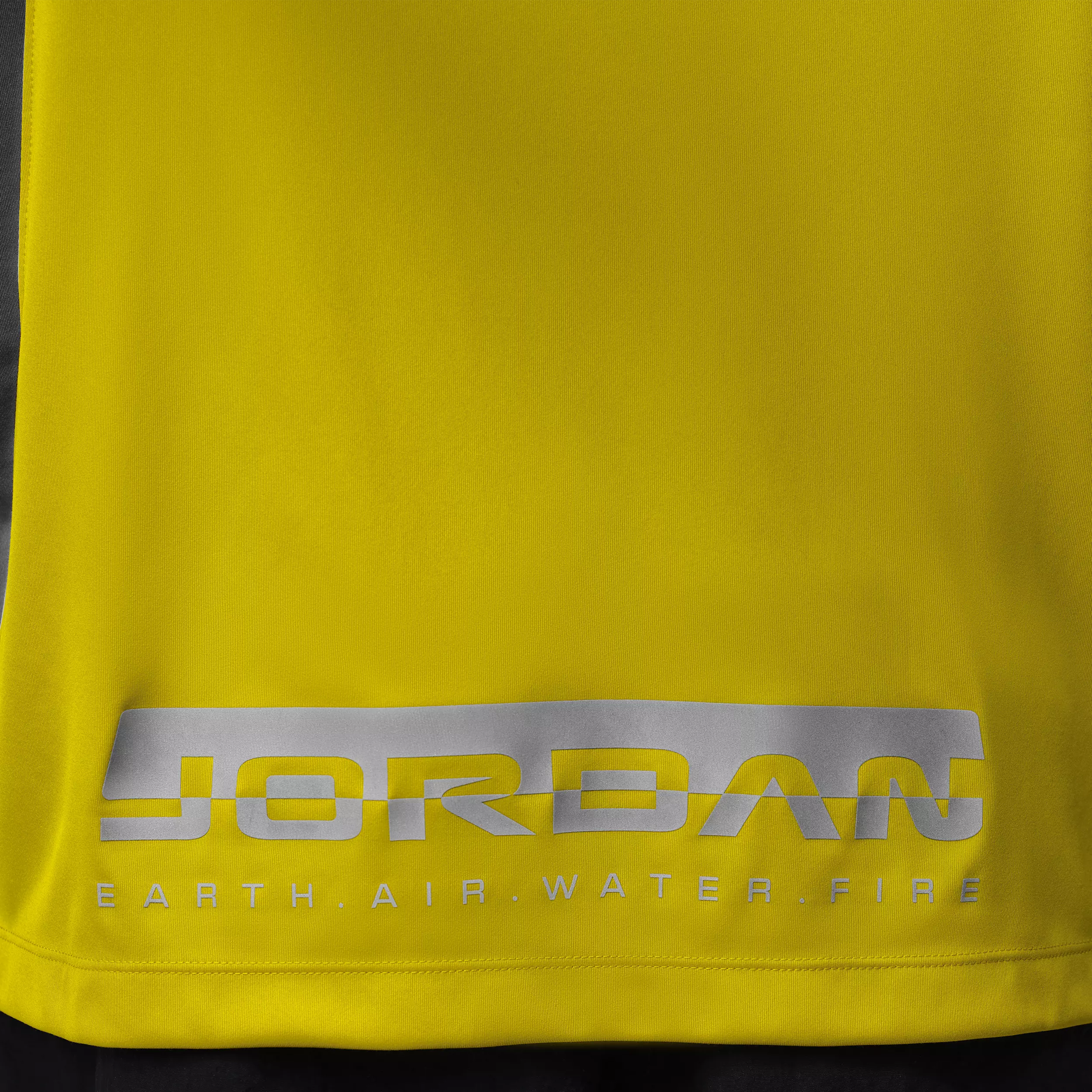 Jordan Men's Brooklyn Hike Mike Graphic Jersey - YELLOW