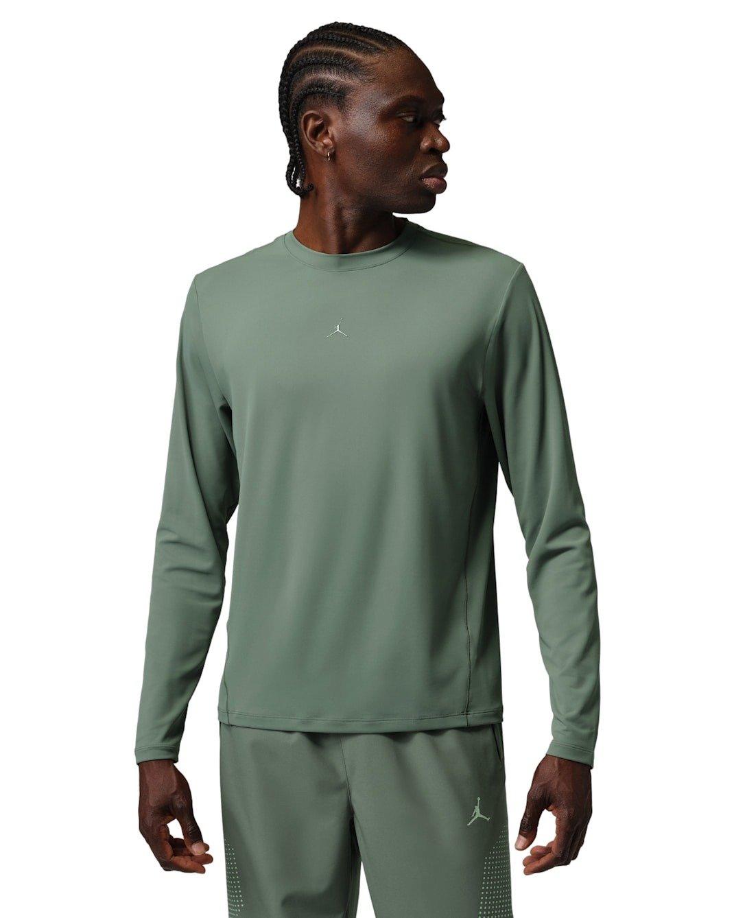 Jordan Men's Flightweight Sport Dri-FIT Long-Sleeve Top - GREEN Thumbnail View 1