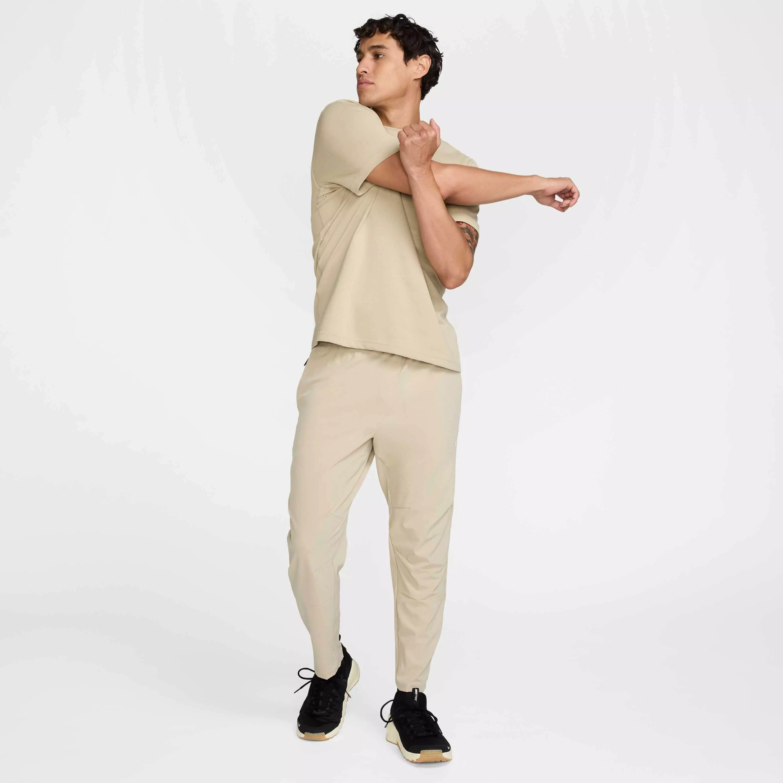Nike Men's Unlimited Dri-FIT Tapered Leg Versatile Pants - KHAKI