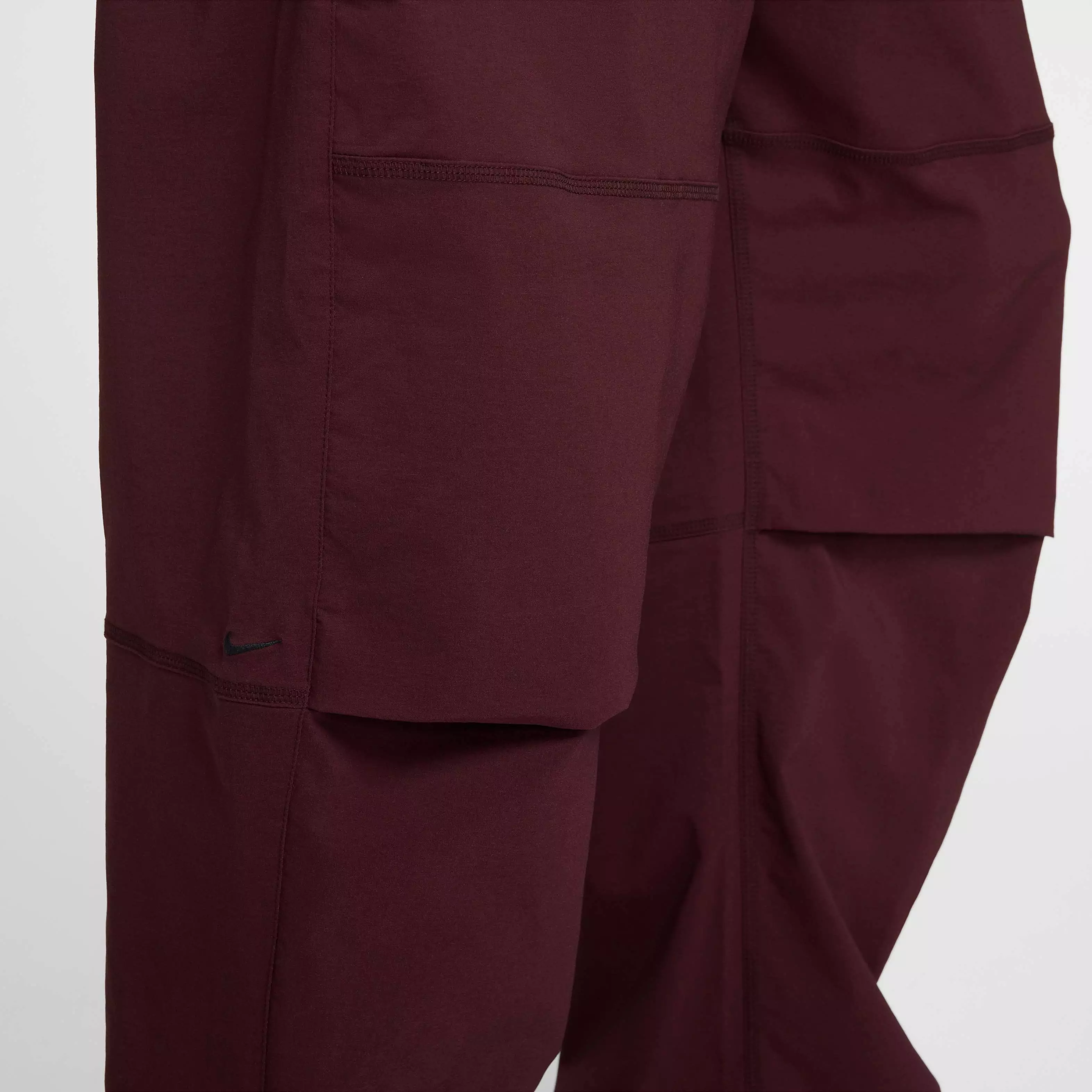 Nike Men's Tech Woven Oversized Pants - BURGUNDY