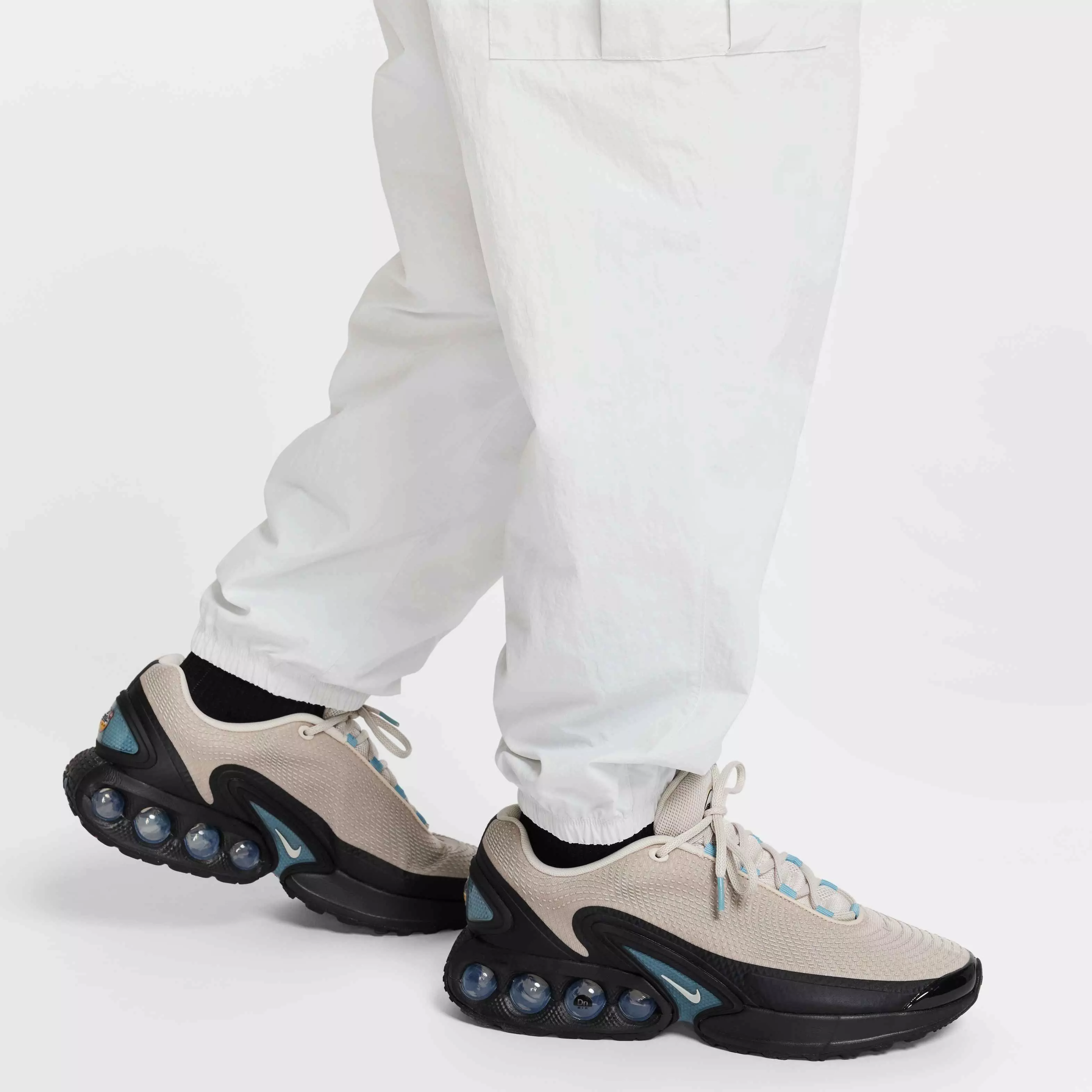 Nike Men's Club Woven Cargo Pants - Grey - GREY