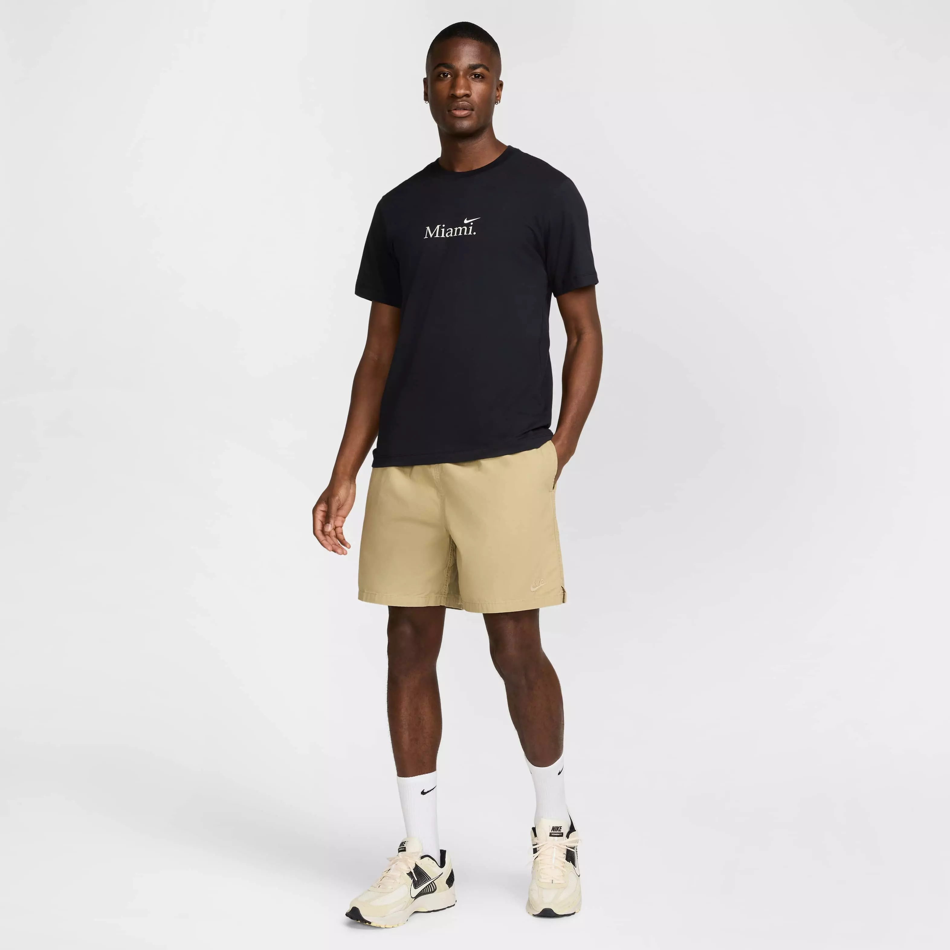Nike Men's Club Flow Woven Shorts - BEIGE