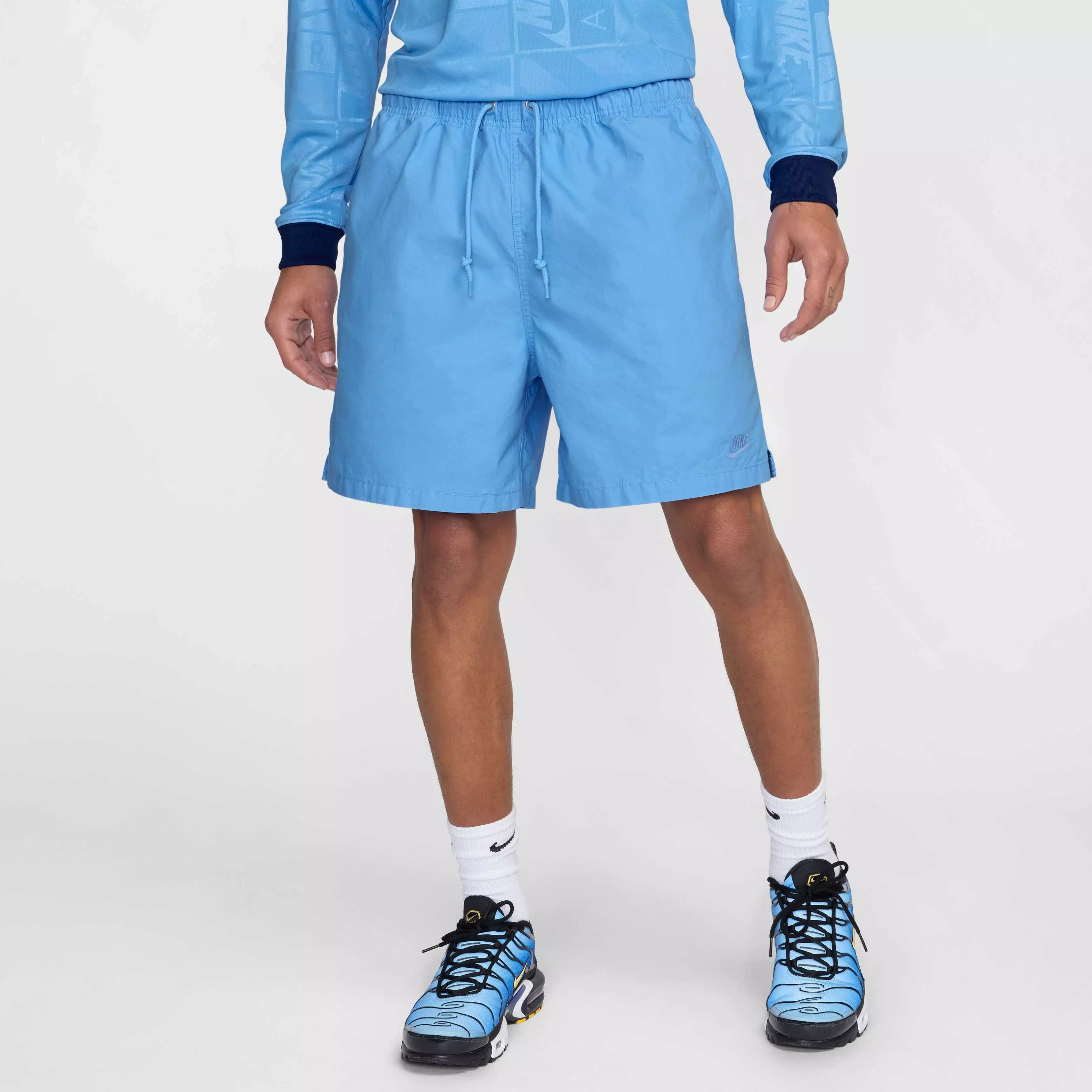 Nike Men's Club Flow Shorts - BLUE