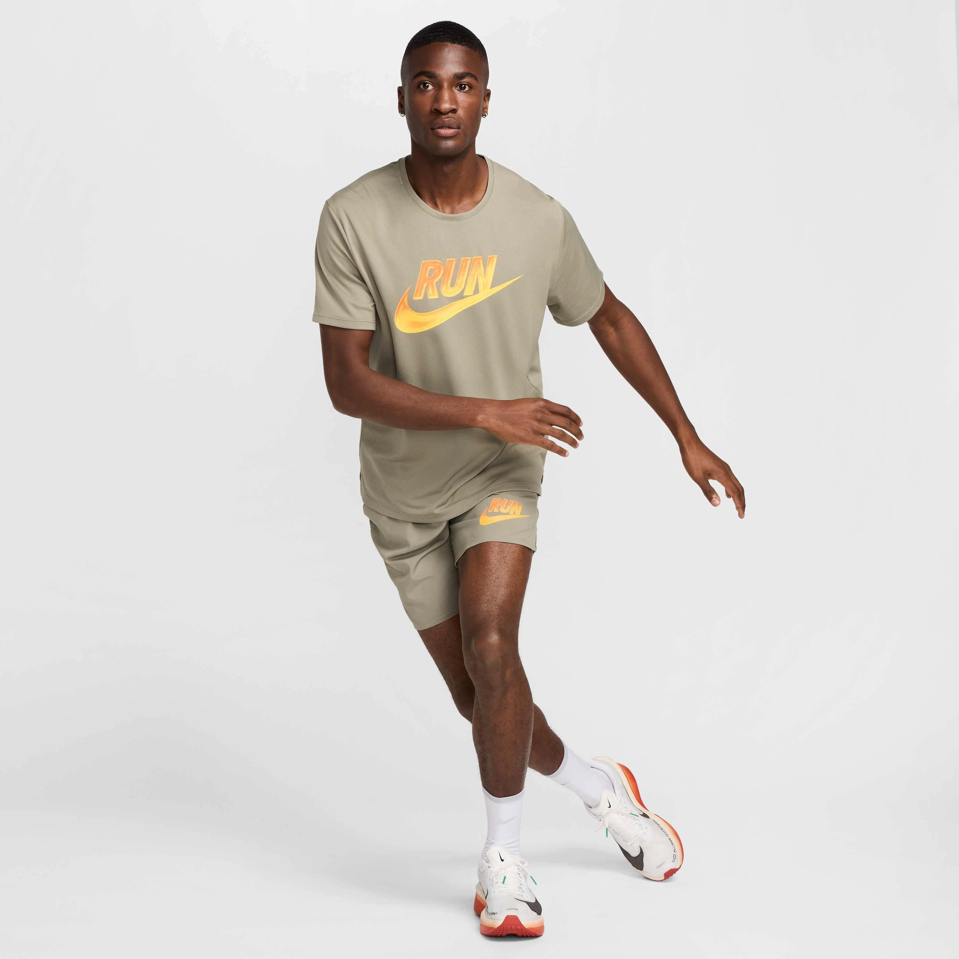 Nike Men's Challenger Run Energy Dri-FIT 7" Unlined Running Shorts - GREEN Thumbnail View 7