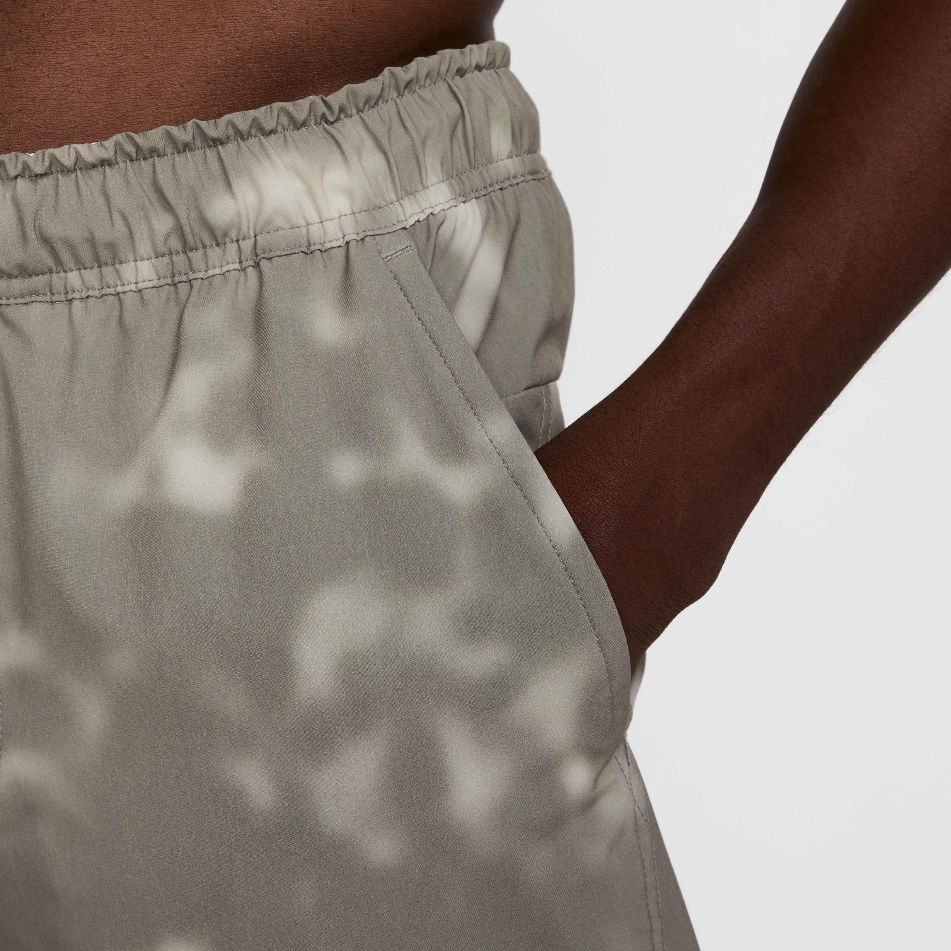 Nike Men's Unlimited Dri-FIT 7" Versatile Shorts - WHITE/GREEN Thumbnail View 4