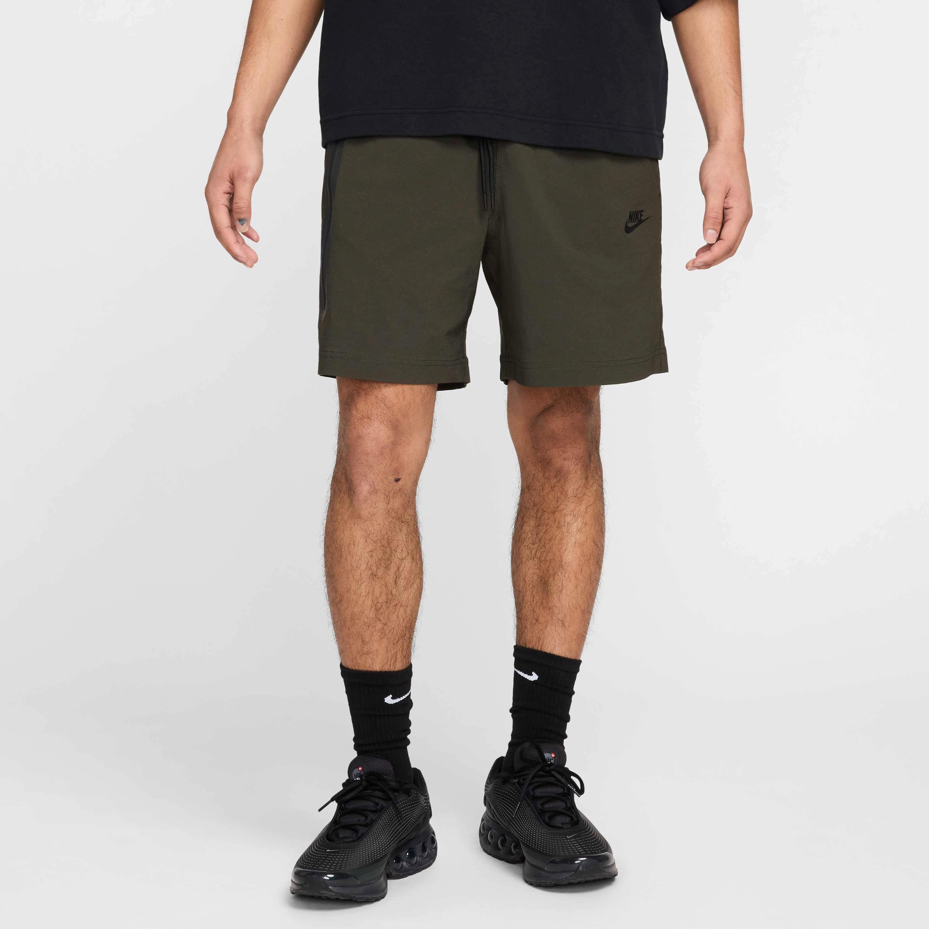 Nike Men's Tech Woven Shorts - GREEN Thumbnail View 3