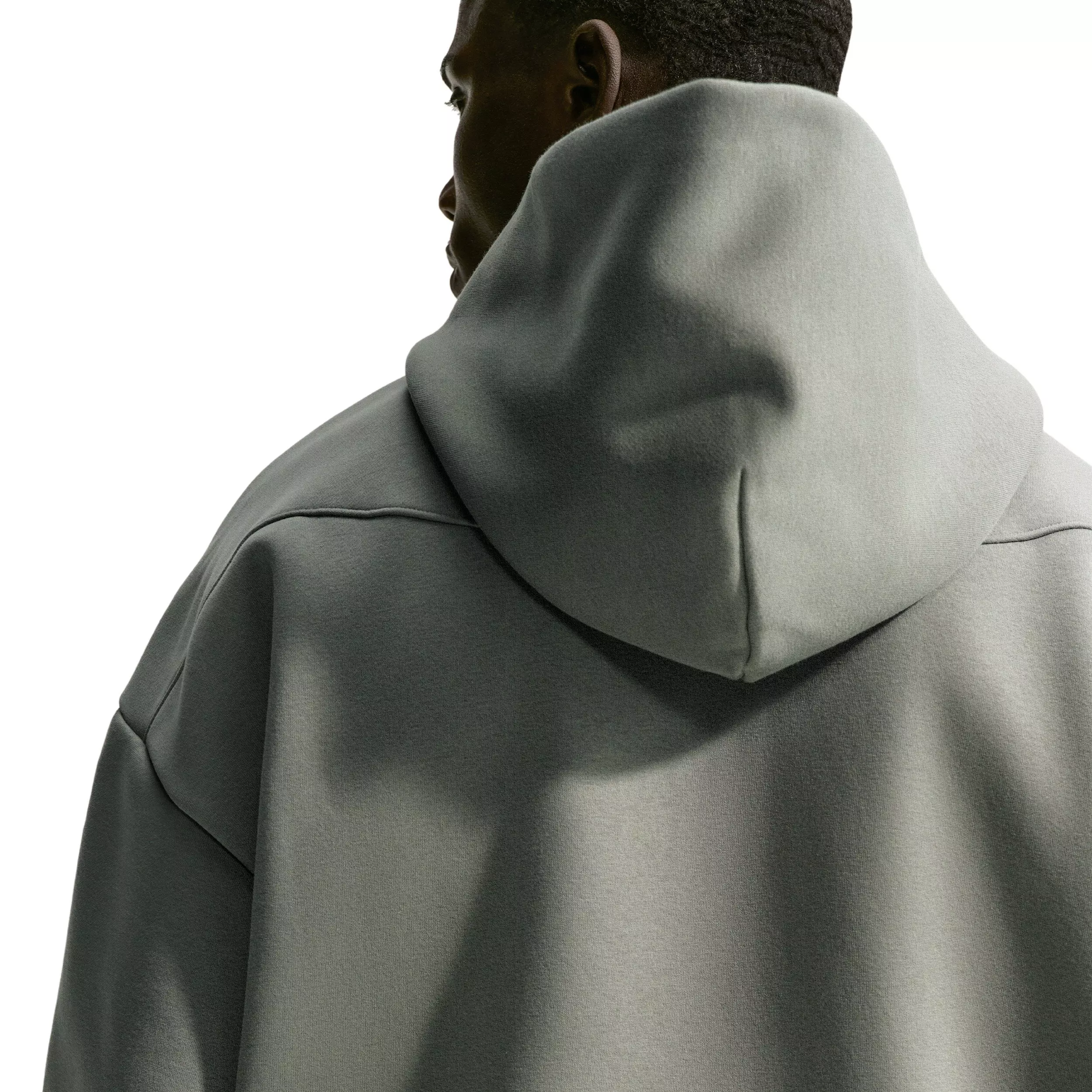 Nike Men's Standard Issue Therma-FIT Full-Zip Basketball Hooded Jacket - GREY