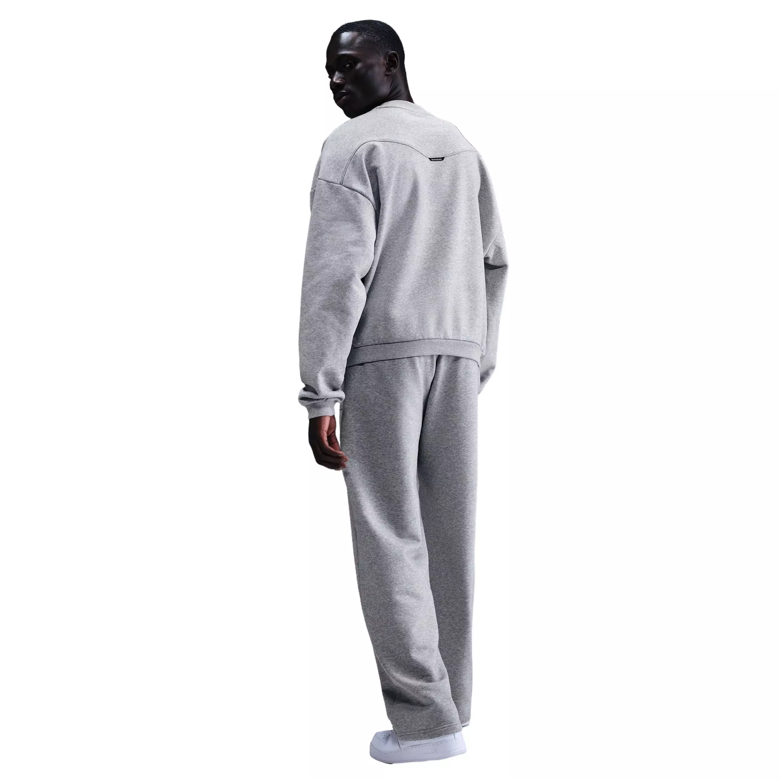 Nike Men's Standard Issue Therma-FIT Basketball Crew - Grey - GREY