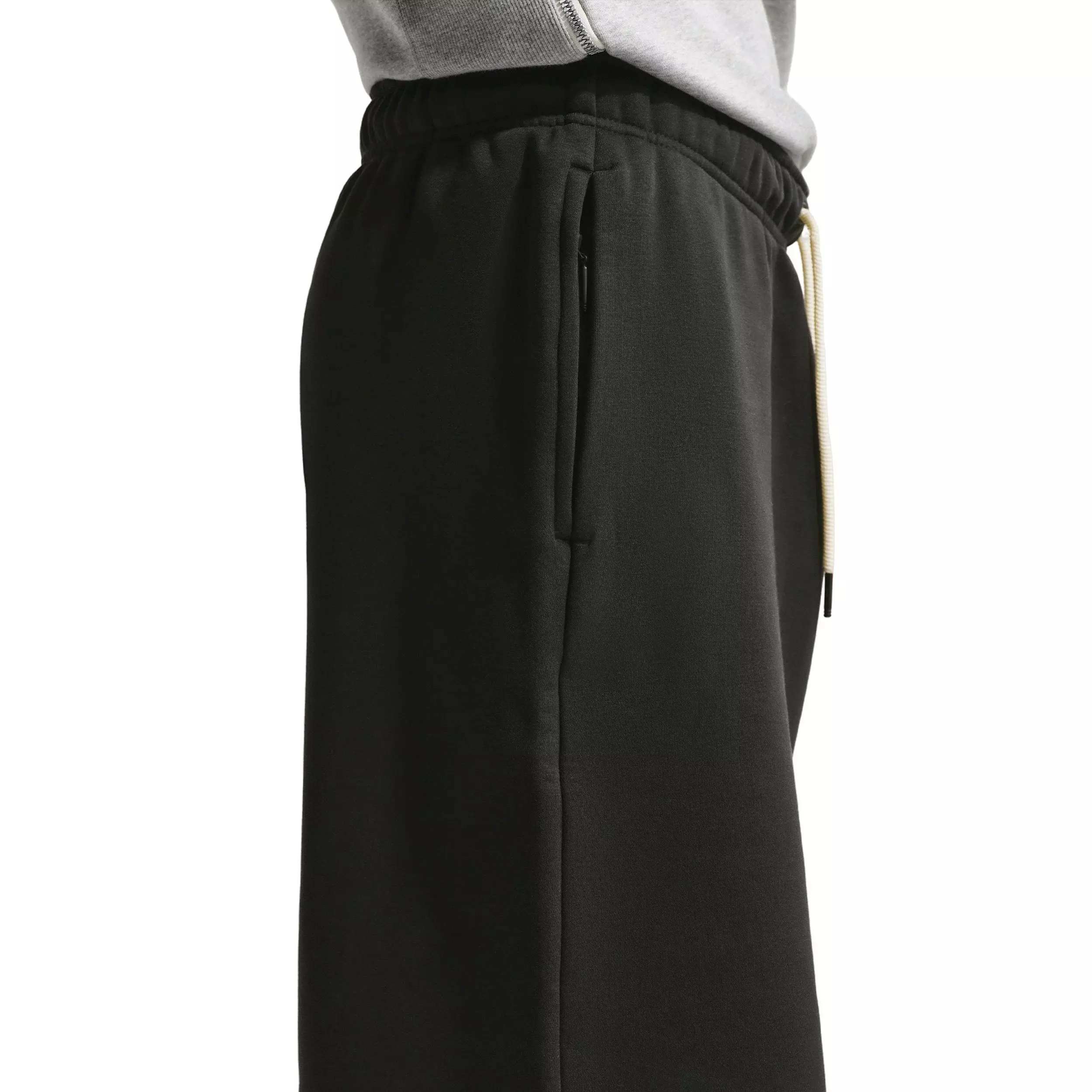 Nike Men's Standard Issue Thema-FIT 14" Fleece Basketball Shorts - BLACK