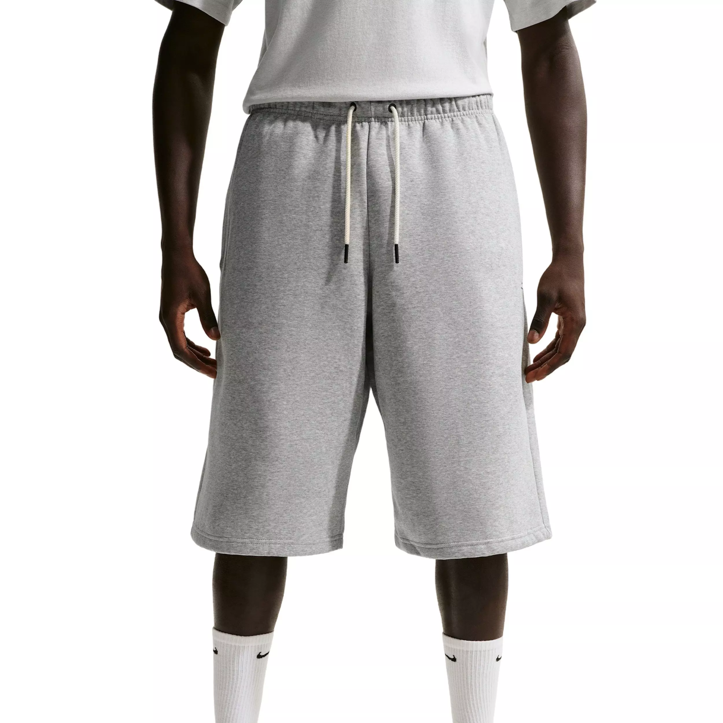 Nike Men's Standard Issue Thema-FIT 14" Fleece Basketball Shorts - GREY