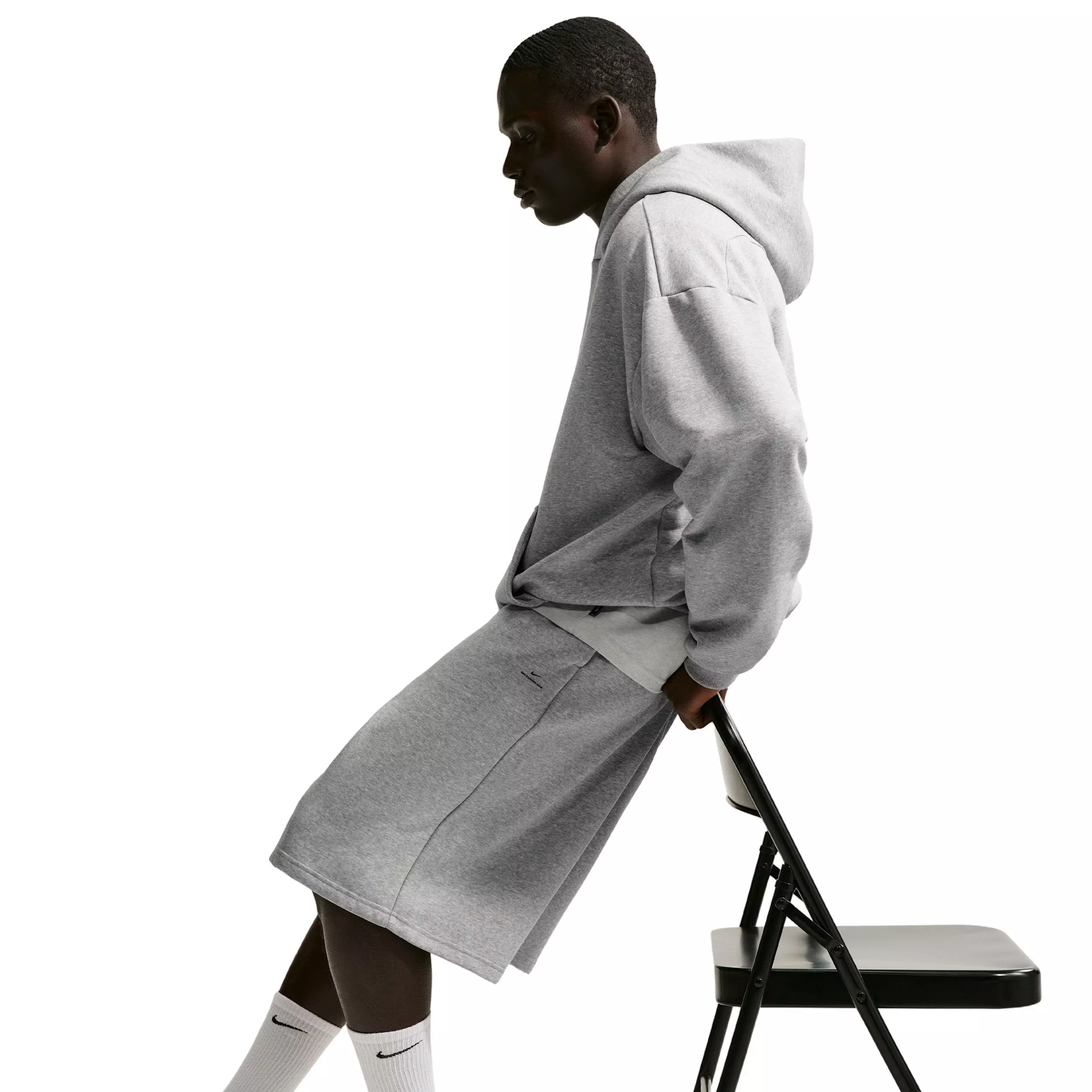 Nike Men's Standard Issue Thema-FIT 14" Fleece Basketball Shorts - GREY