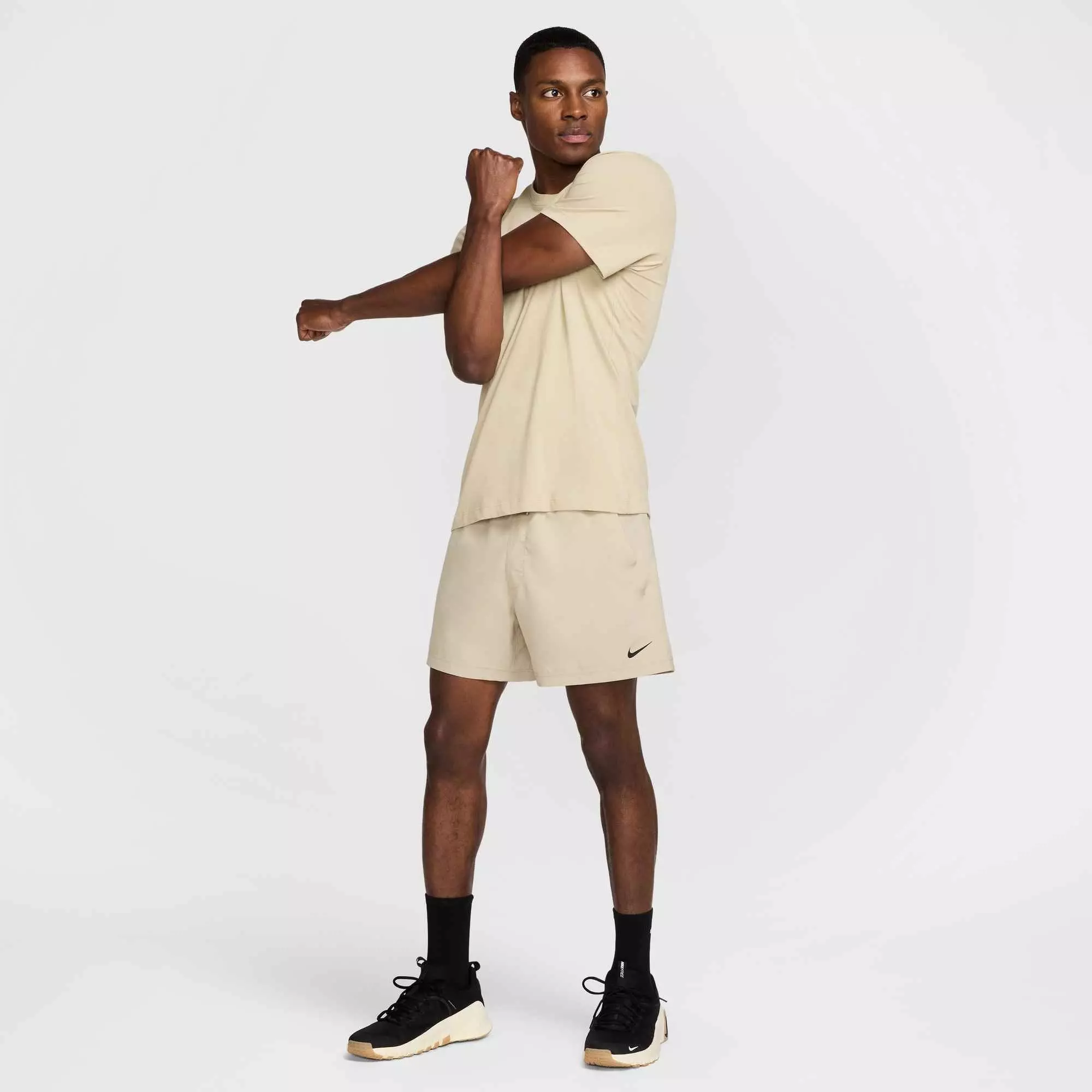 Nike Men's Form Dri-FIT 5" Unlined Versatile Shorts - BROWN