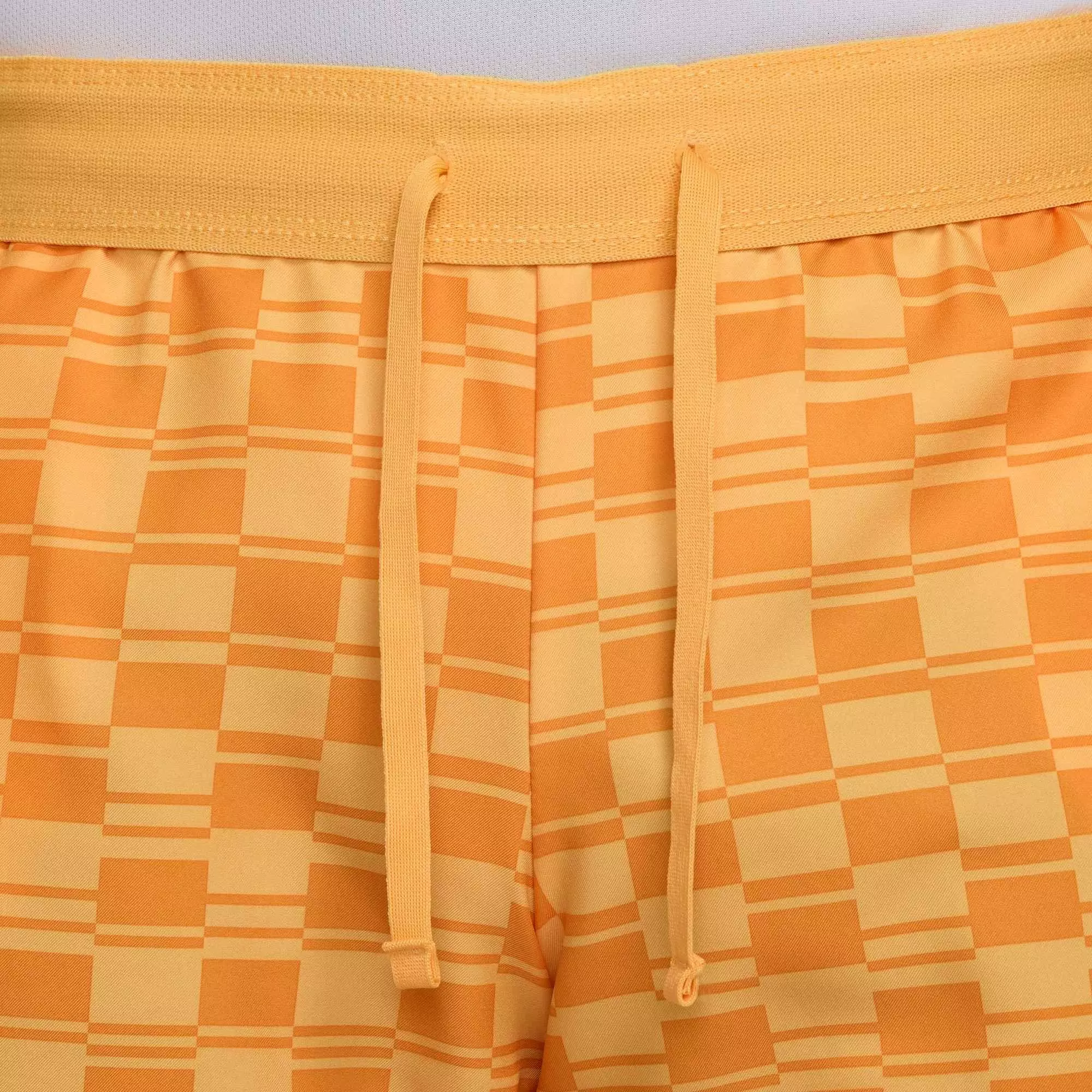 NikeCourt Men's Victory 9" AOP Dri-FIT Tennis Shorts - GOLD