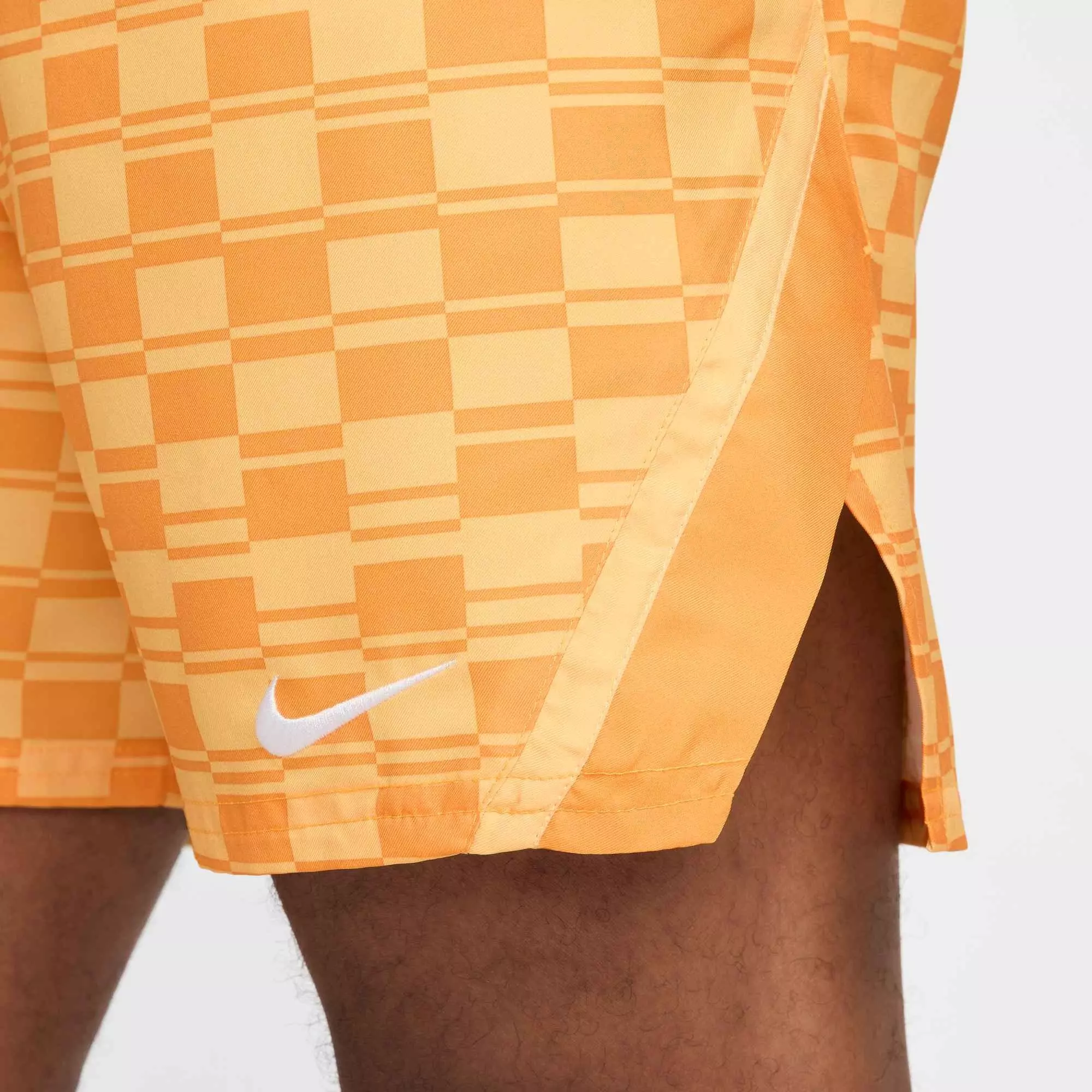 NikeCourt Men's Victory 9" AOP Dri-FIT Tennis Shorts - GOLD