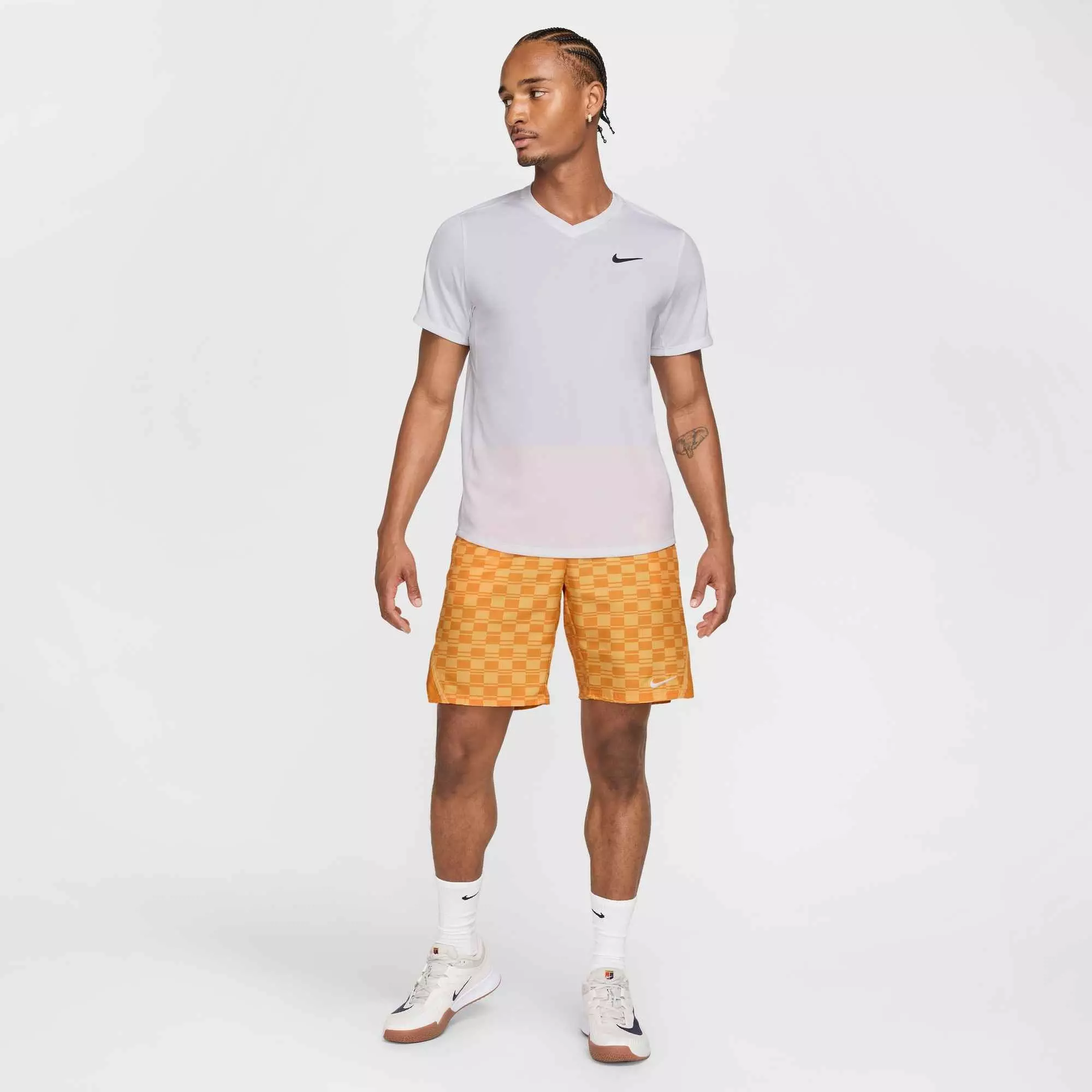 NikeCourt Men's Victory 9" AOP Dri-FIT Tennis Shorts - GOLD