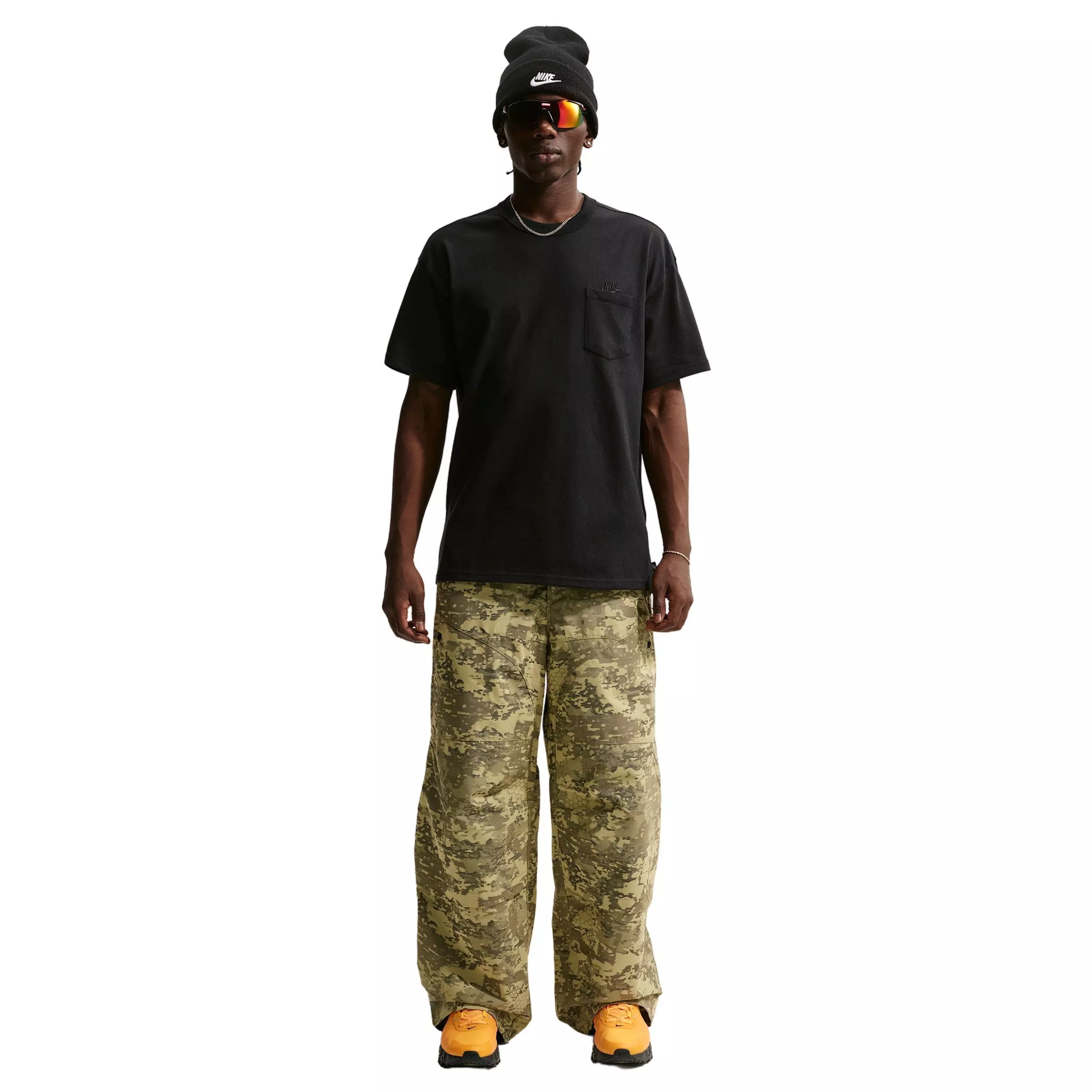 Nike Men's Sportswear LSE Premium Essentials T-Shirt - BLACK