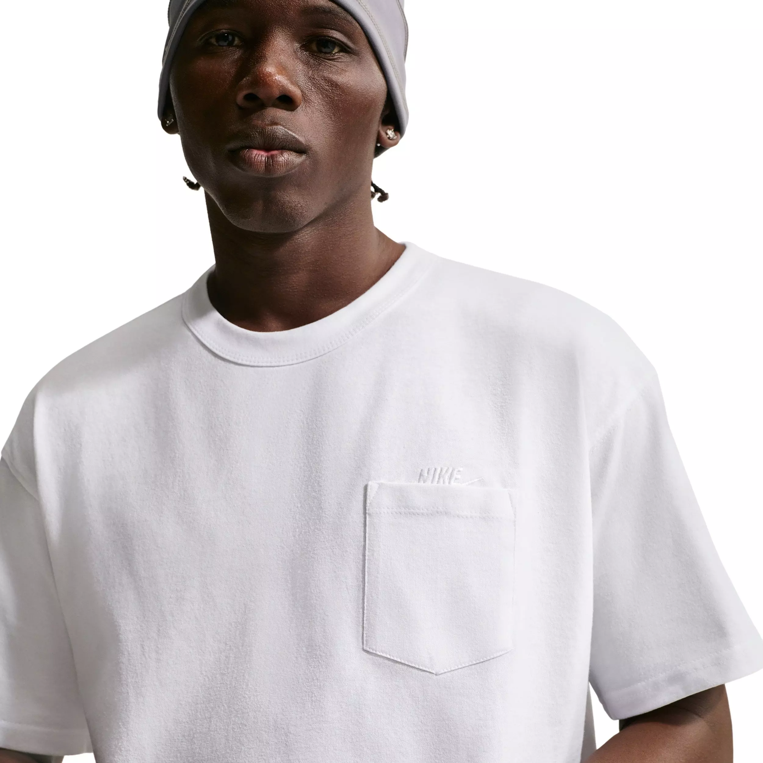 Nike Men's Sportswear LSE Premium Essentials T-Shirt - WHITE