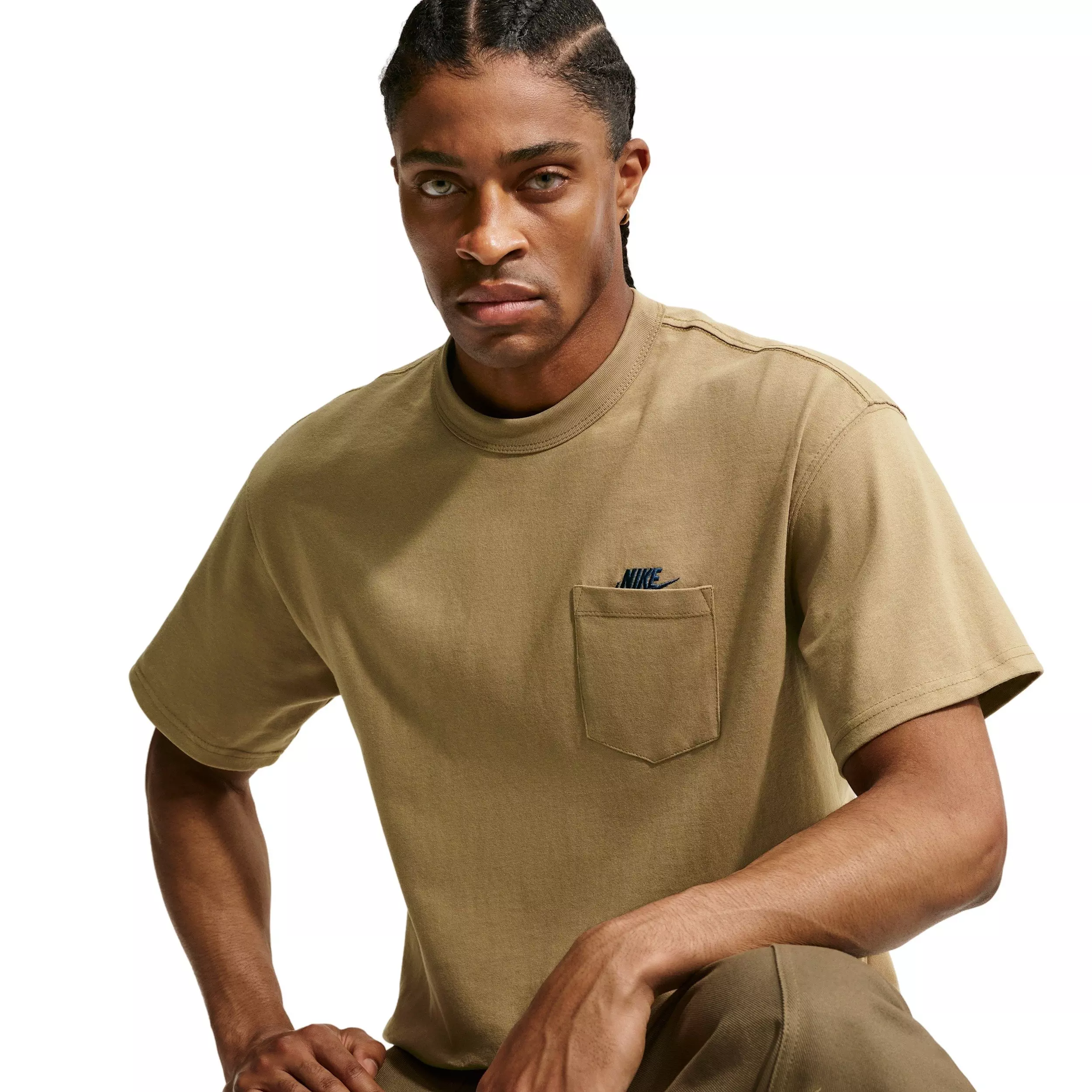 Nike Men's Sportswear LSE Premium Essentials T-Shirt - BROWN