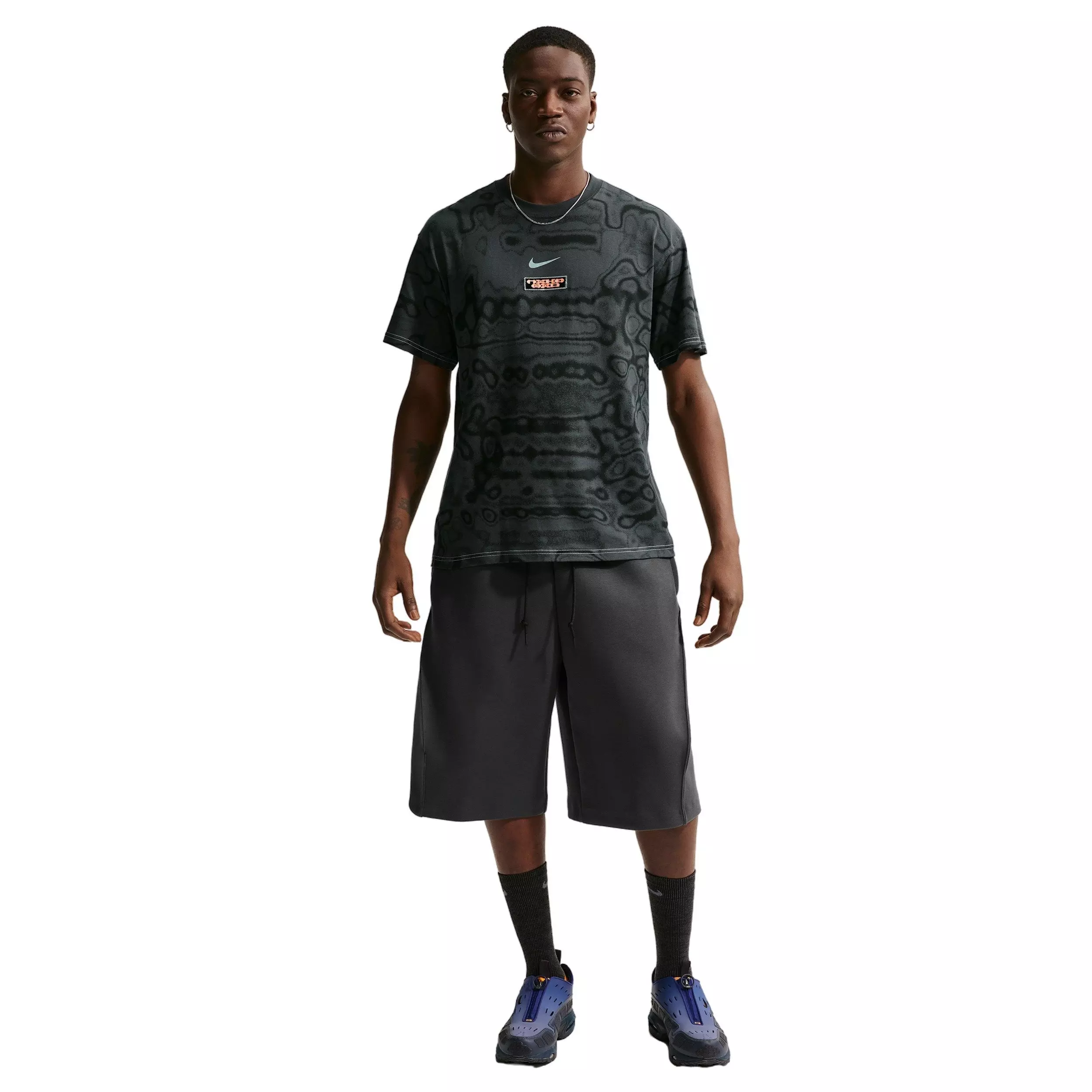 Nike Men's Sportswear LSE AM Day AOP T-Shirt - GREY