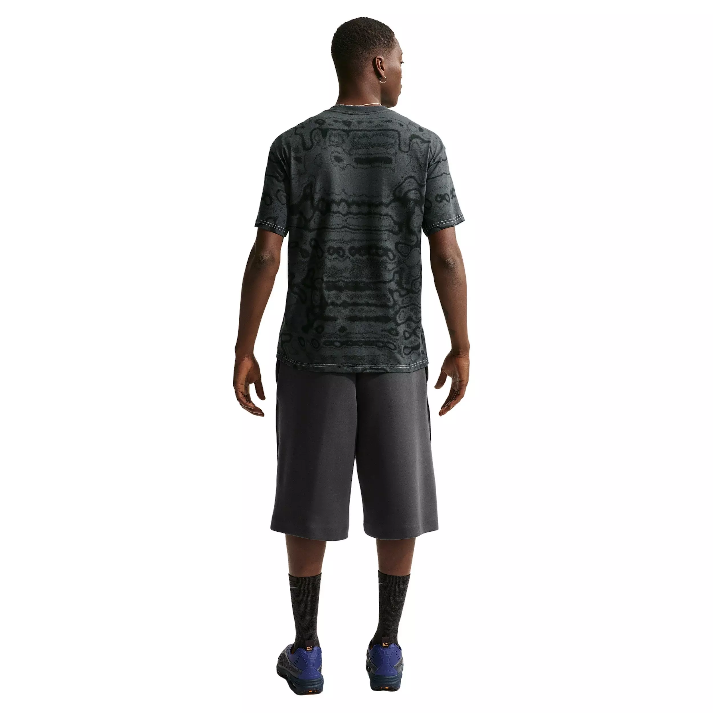 Nike Men's Sportswear LSE AM Day AOP T-Shirt - GREY