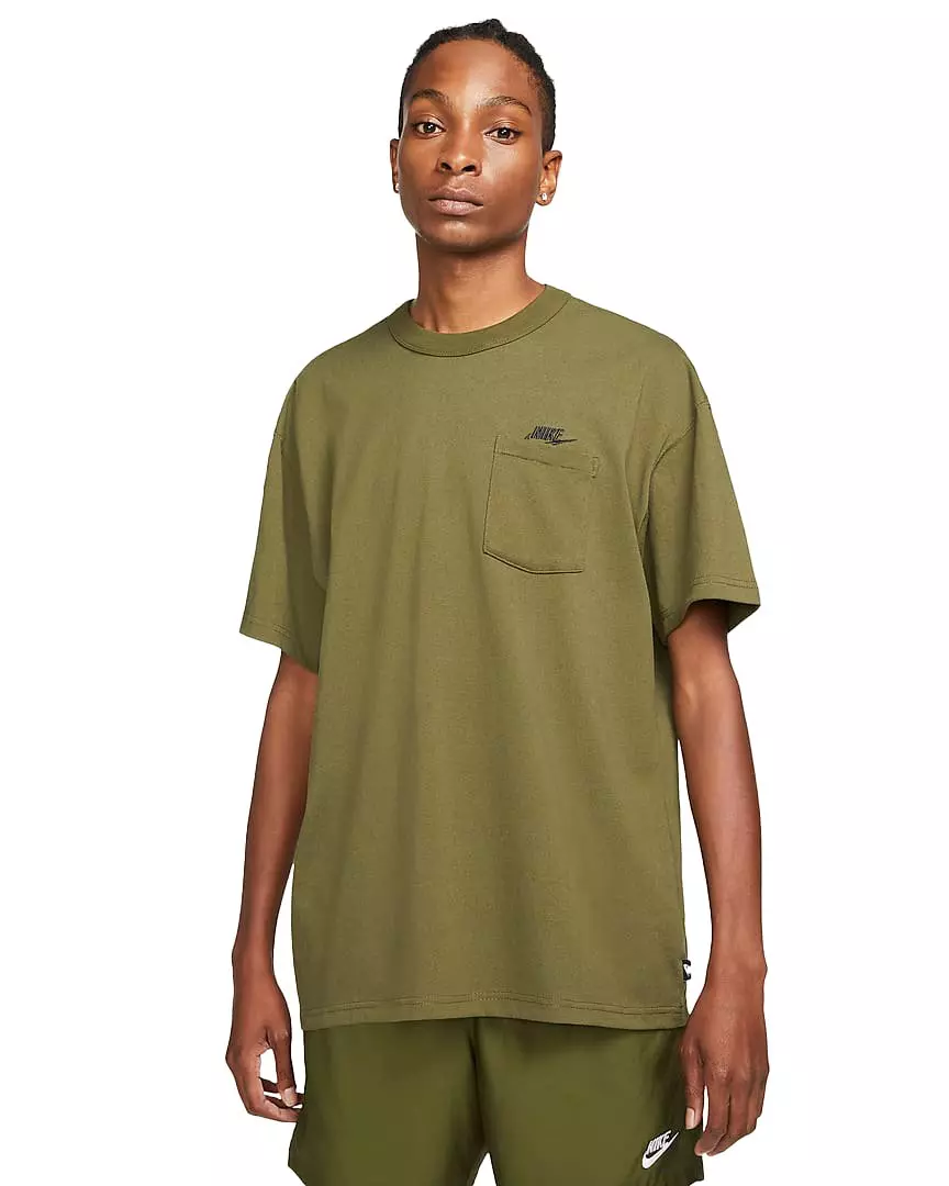 Nike Sportswear Premium Essentials Men's Pocket T-Shirt.