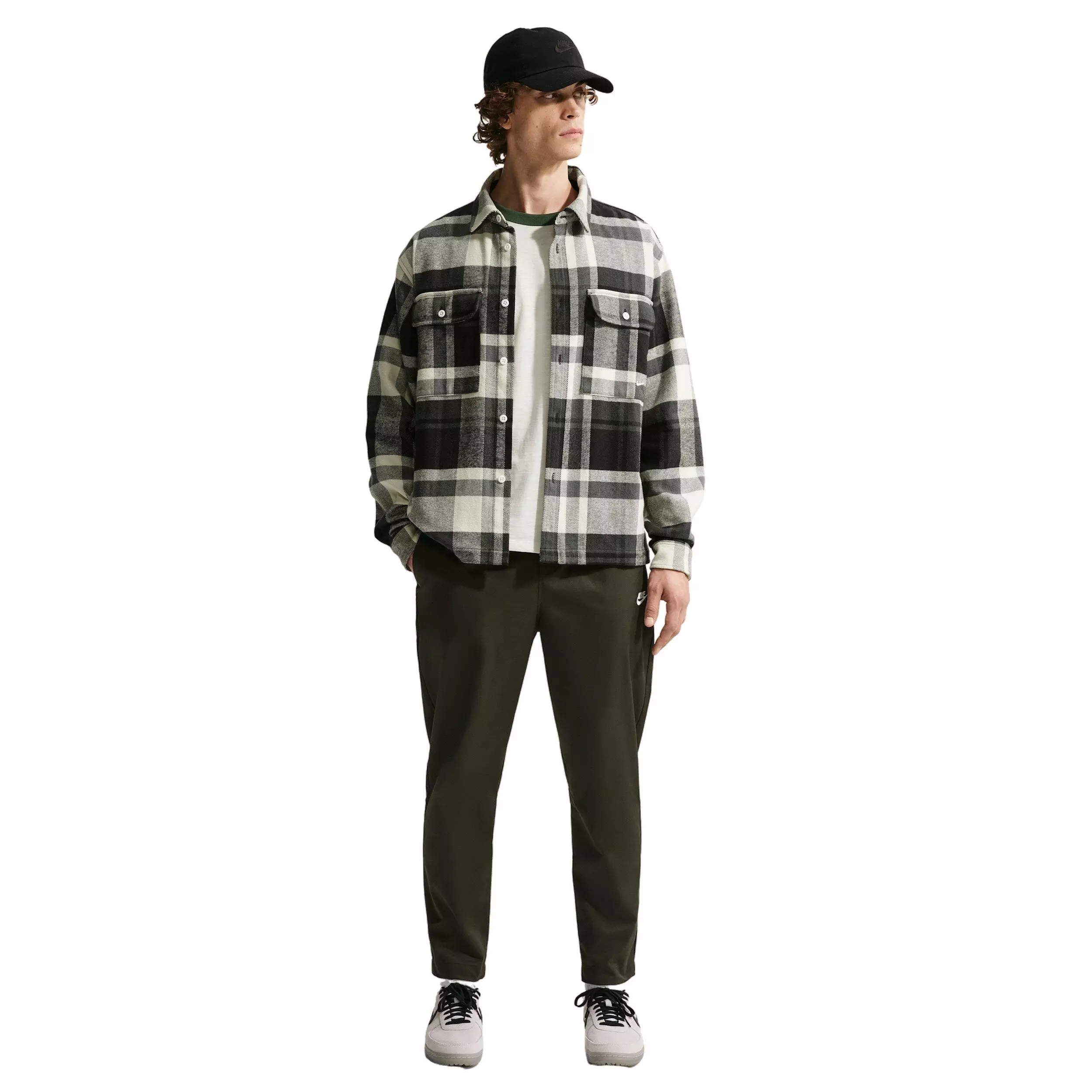 Nike Men's Club Woven Tapered Twill Pants - GREEN