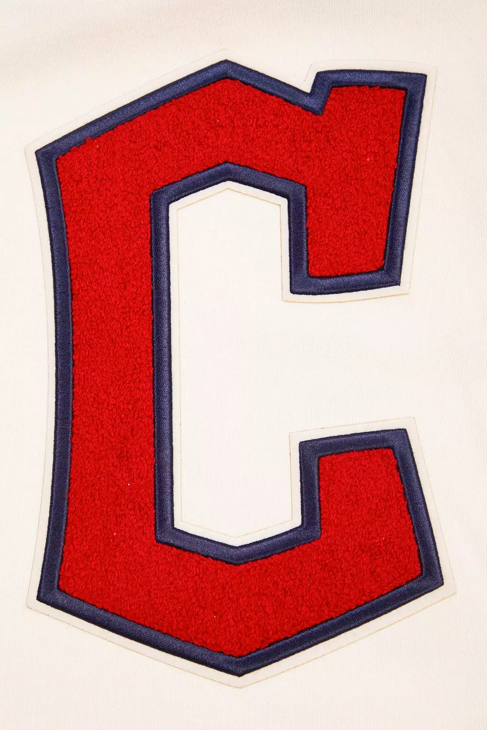 Pro Standard Men's MLB Cleveland Guardians Retro Classic Fleece Pullover Hoodie -Eggshell/Navy - EGGSHELL/NAVY