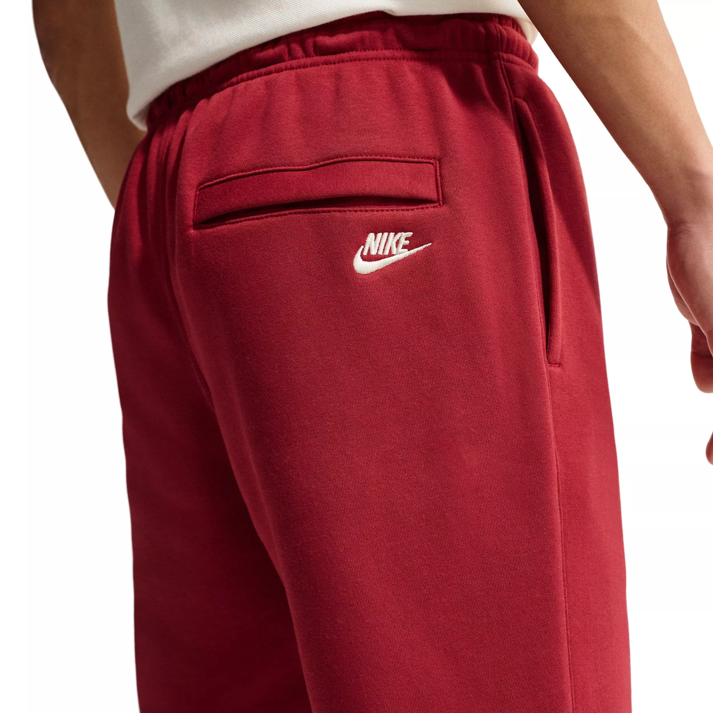 Nike Men's Sportswear Club BB CTB Joggers - CRIMSON