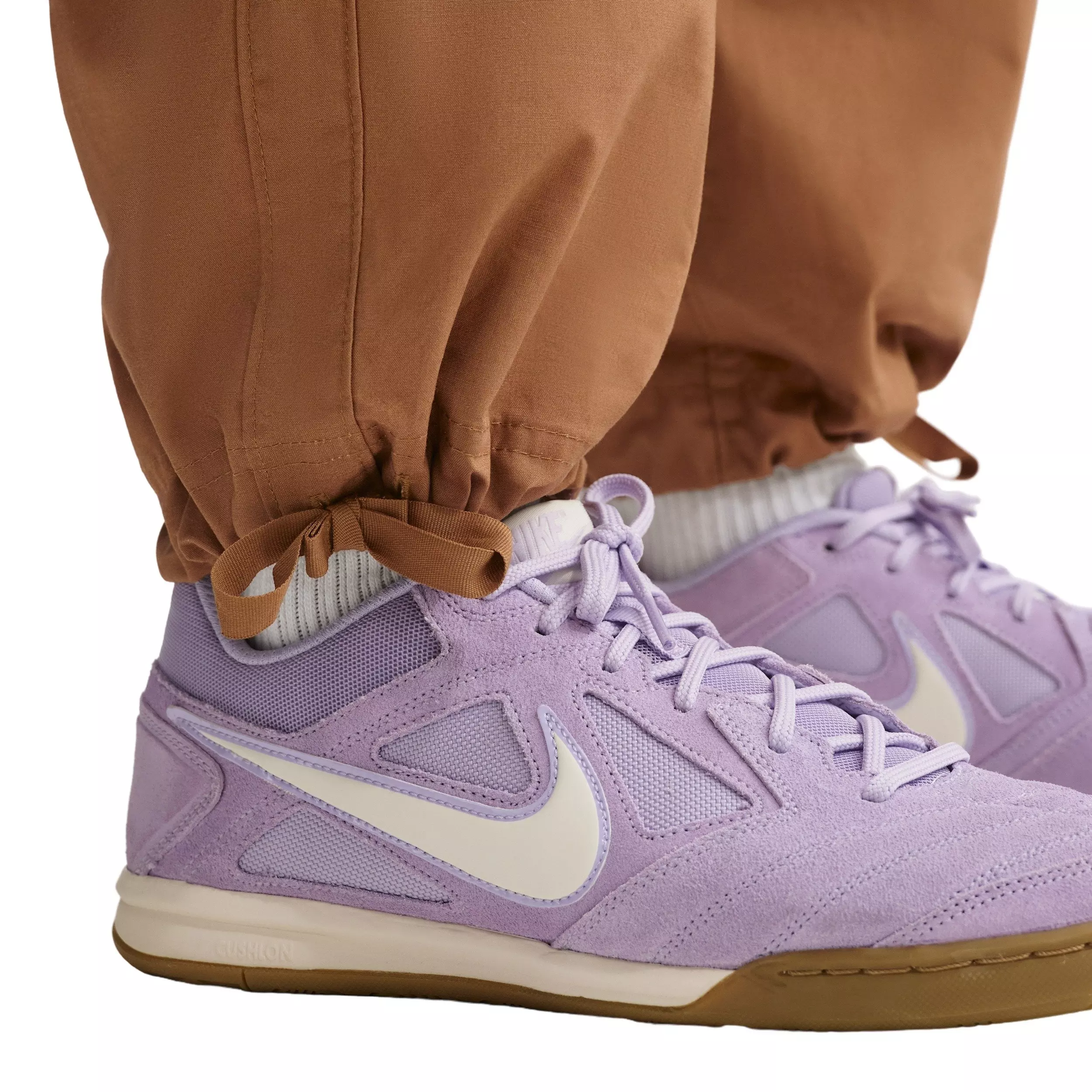 Nike Men's Sportswear Club Barcelona Pants - BROWN