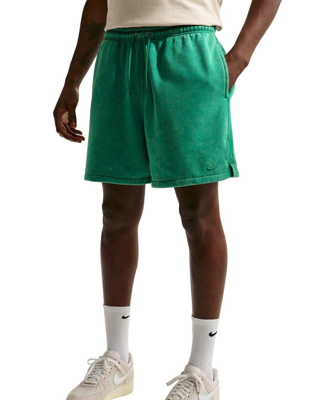 Nike Men's Club Flow BB Fleece CWA Shorts - GREEN Thumbnail View 1